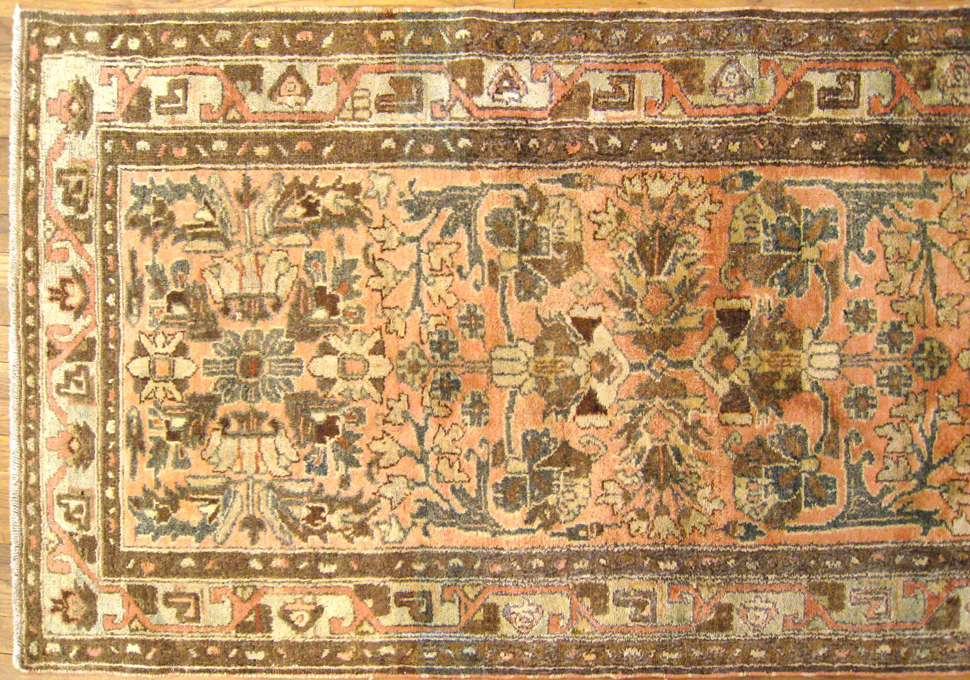 Antique Persian Hamadan Decorative Rug In Excellent Condition For Sale In New York, NY