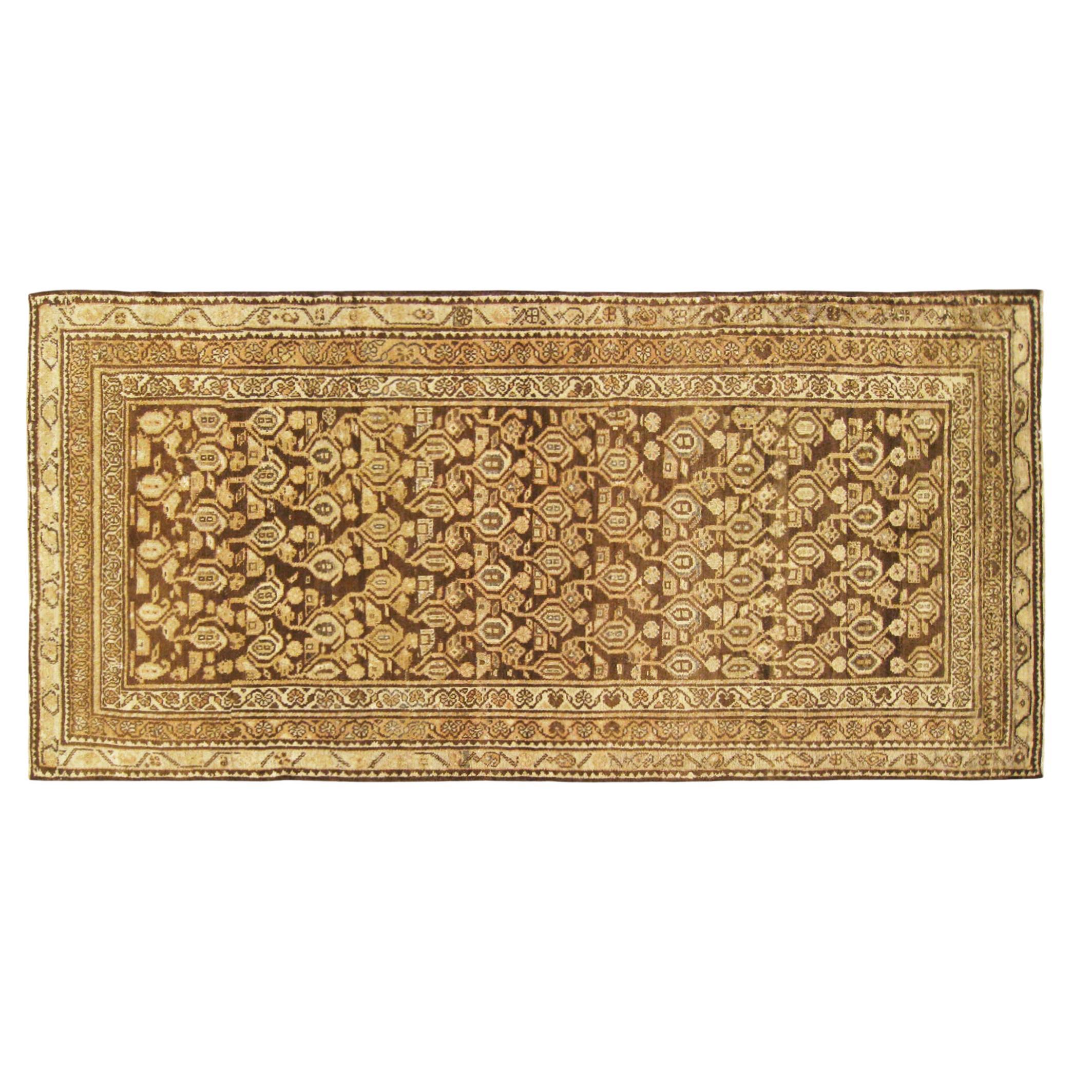Antiker persischer Hamadan Orientteppich, in Läufergröße, mit geometrischem Muster