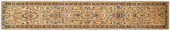 Antiker persischer Hamadan Orientteppich:: in Läufergröße:: mit weichen Farben & Foliate