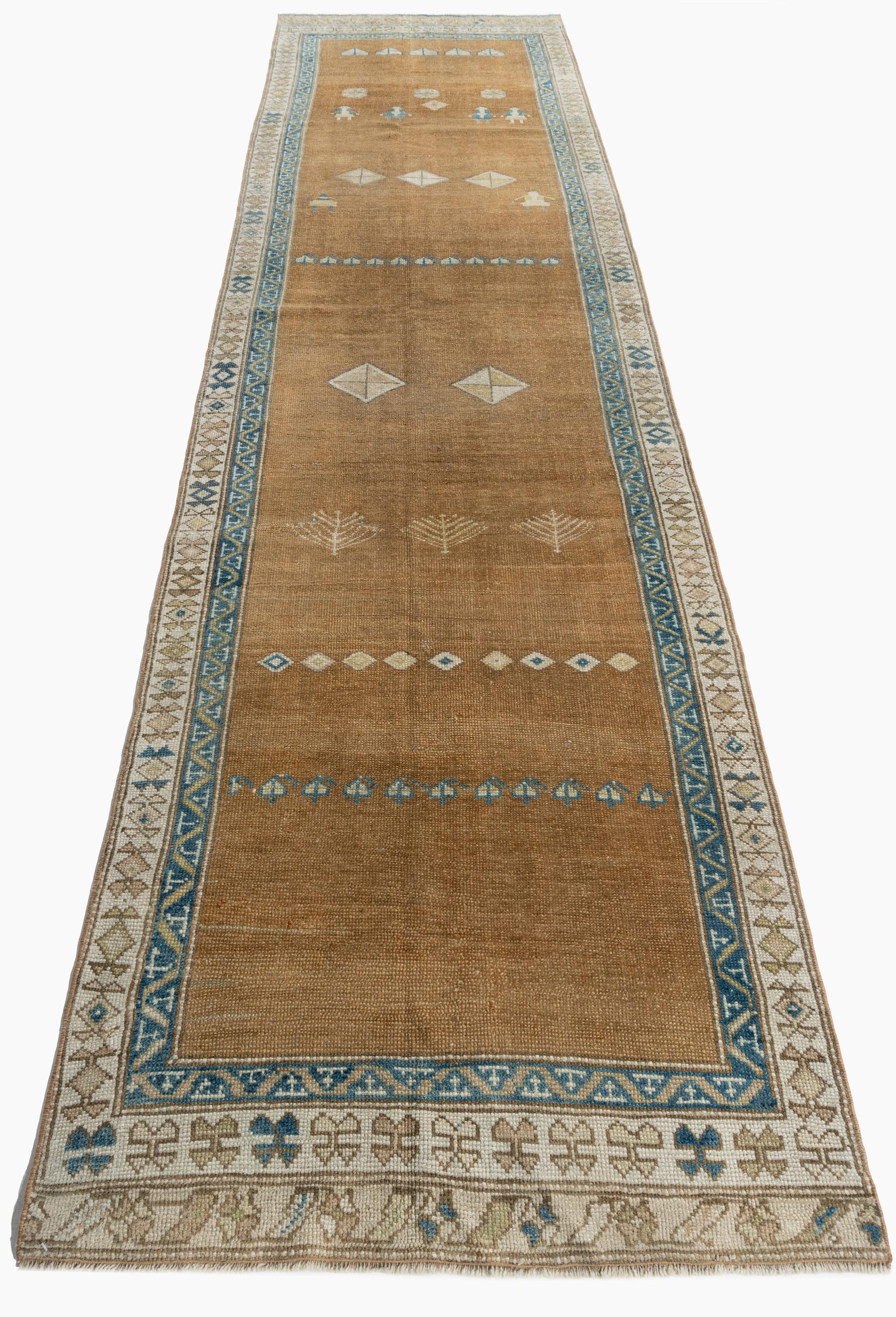 Antique Persian Hamadan Pictorial Runner 3' X 11' In Good Condition For Sale In New York, NY