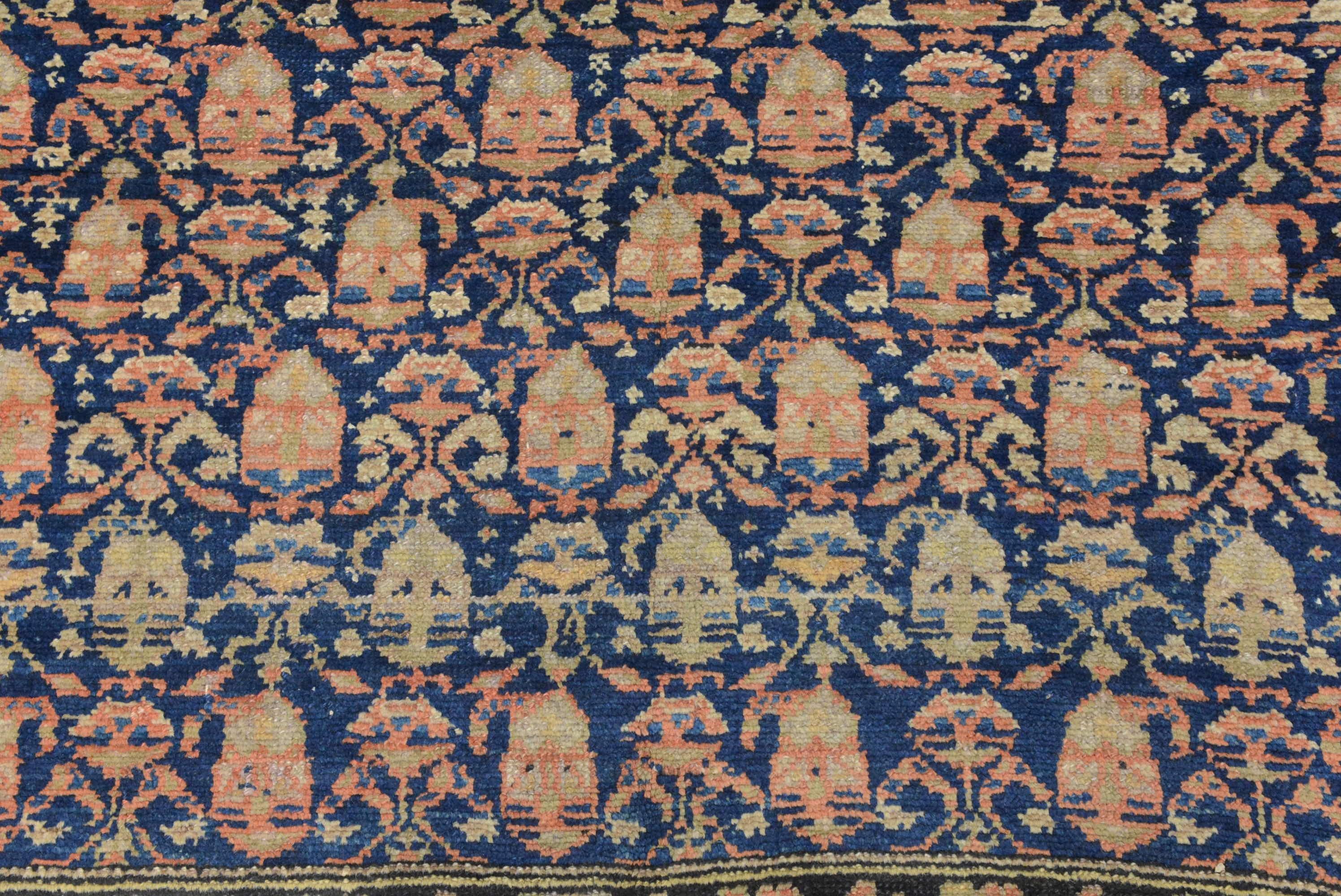 Die geografische Region Nordwestpersien mit ihren Städten und Dörfern war im späten 19. Jahrhundert führend bei der Ausfuhr von Teppichen im großen Stil.  Den Kaufleuten von Täbris, der Hauptstadt des persischen Aserbaidschan, wird die erfolgreiche