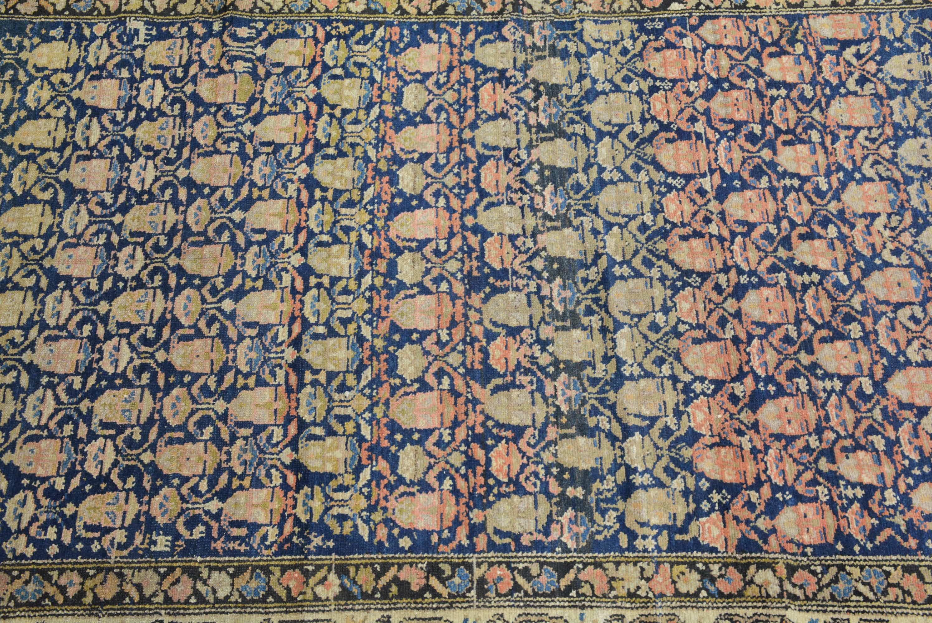 Antiker persischer Hamadan-Teppich (Persisch) im Angebot