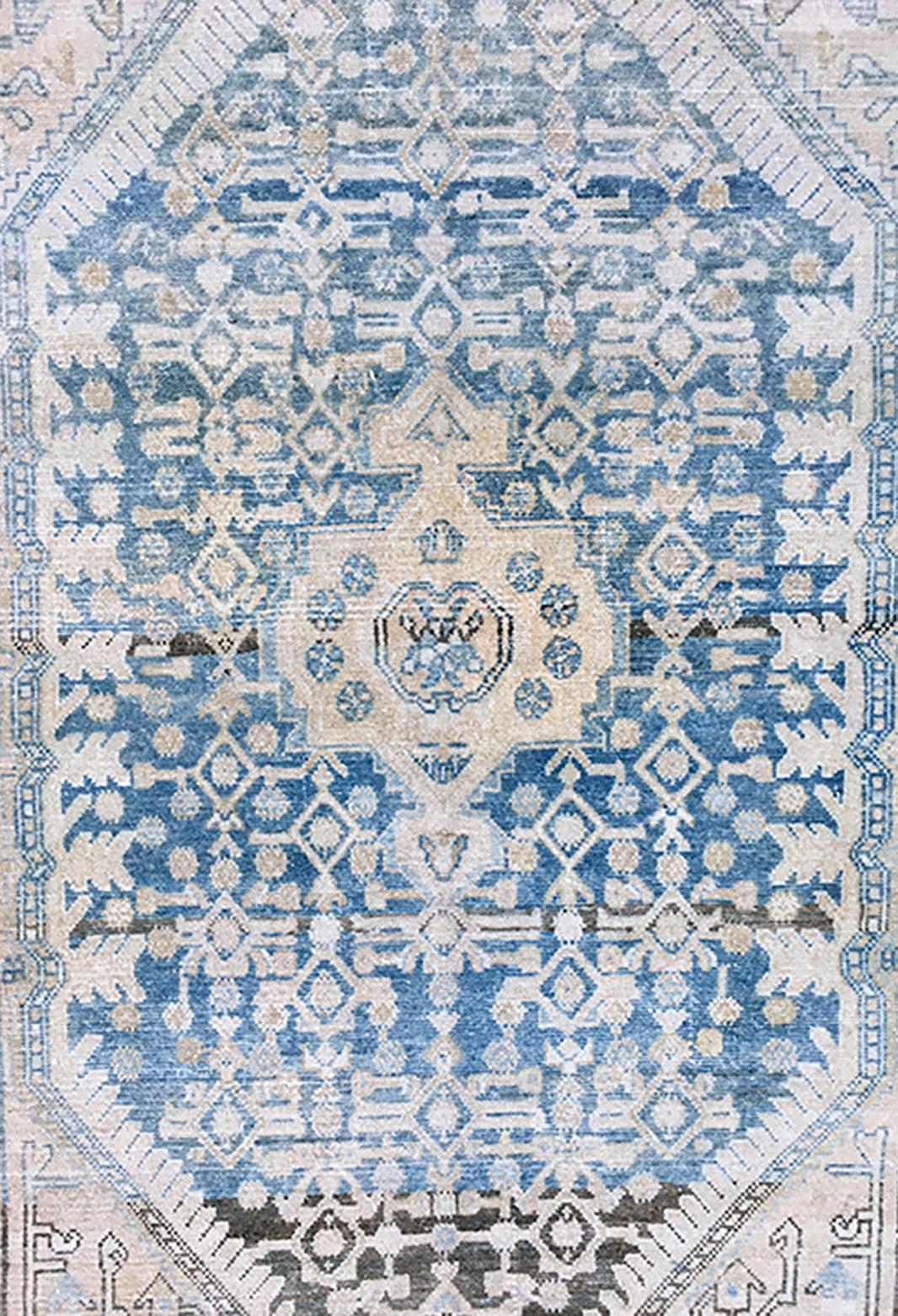 Antiker persischer Hamadan Teppich Hellblau Elfenbein Tan Braun im Angebot 1
