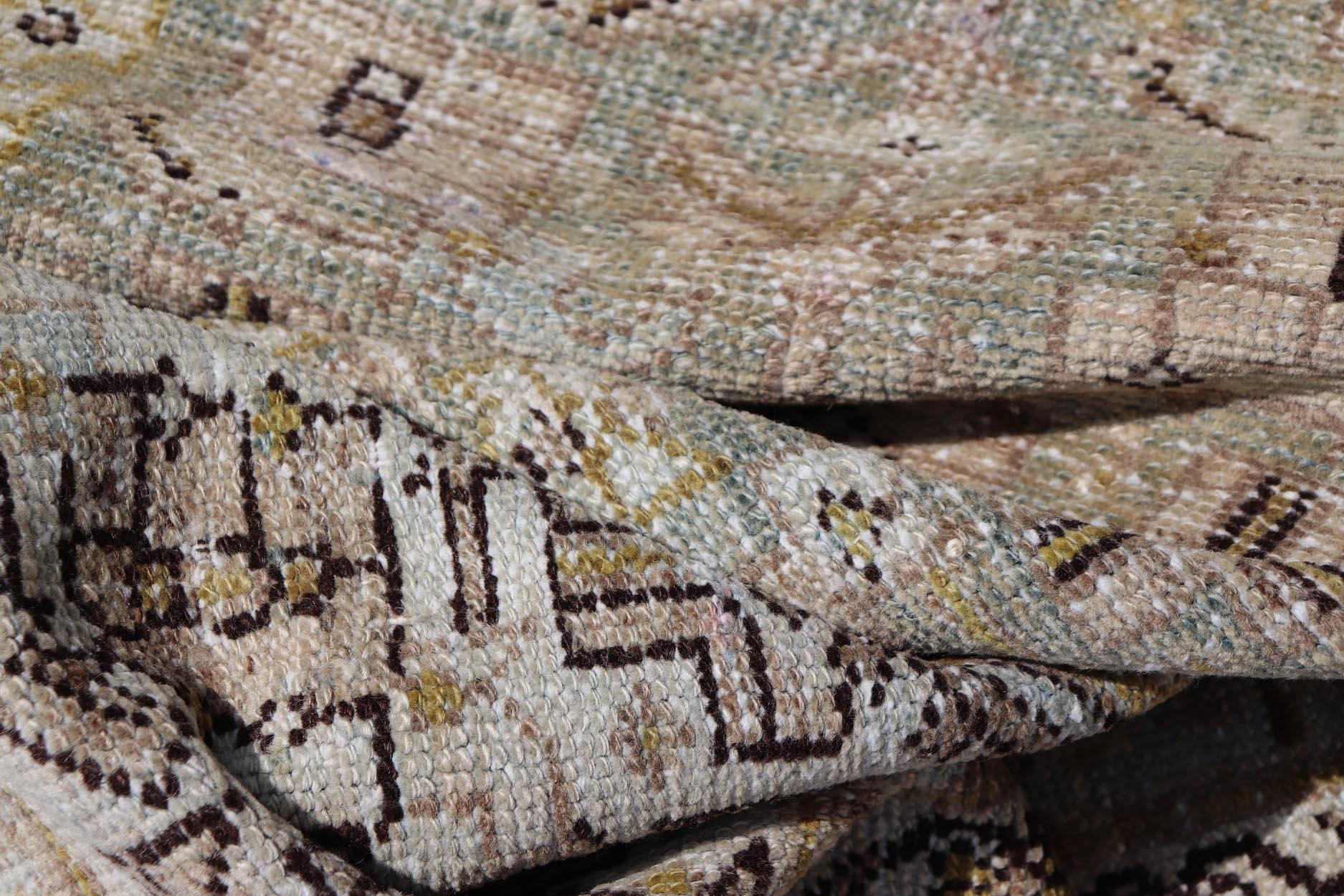 Antique Persian Hamadan Rug With Central Field with Geometric Motifs 4'3 x 6'3 For Sale 4