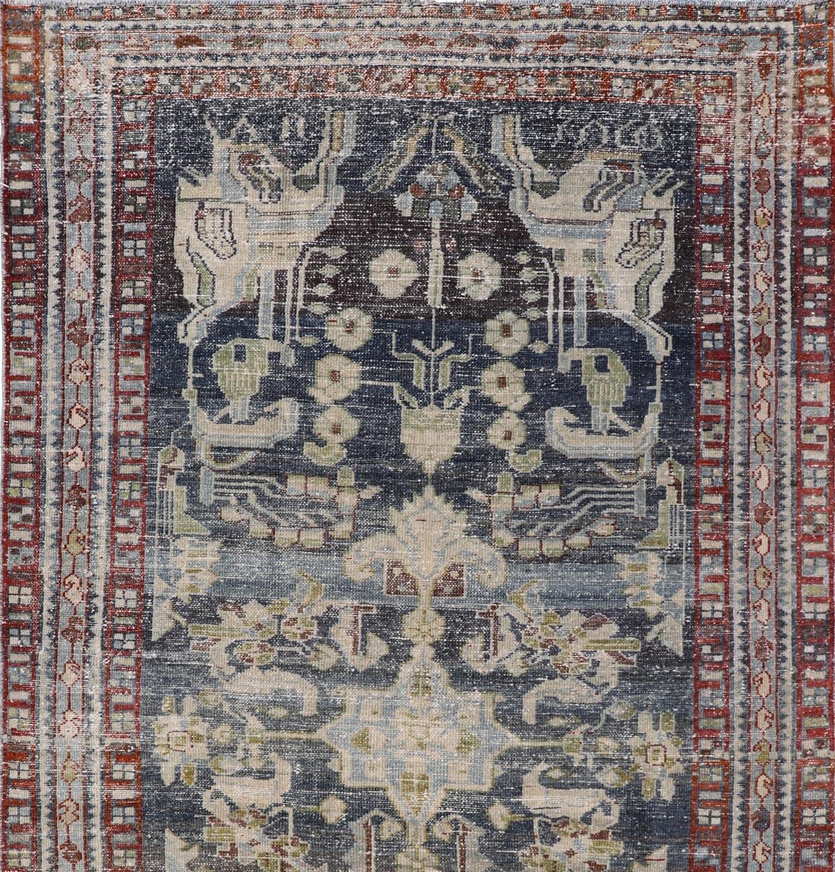 Antiker persischer Hamadan-Teppich aus Persien mit elegantem floralem und geometrischem Design 4'0