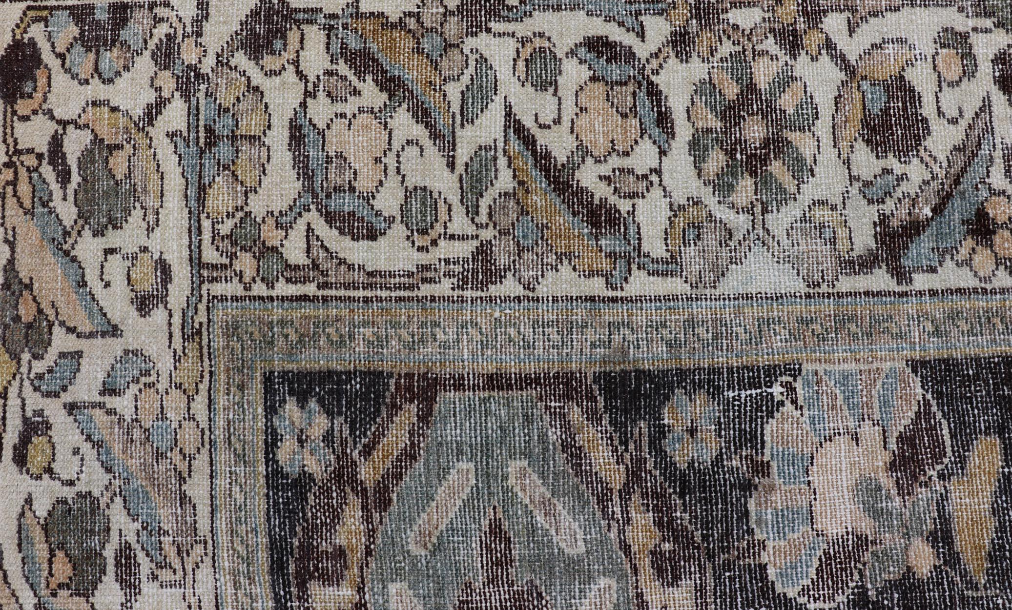 20ième siècle Tapis persan ancien Hamadan avec motif floral dans des tons terreux 5'1