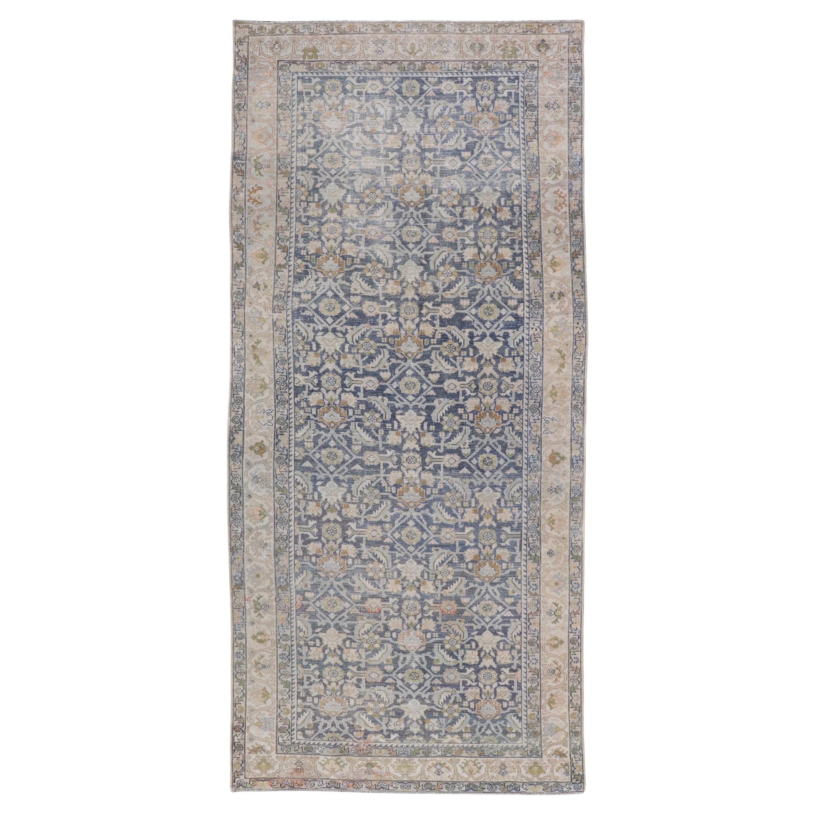 Antiker persischer Hamadan-Teppich mit Blumenmotiven in Blau und Creme 5'1"X11'9"
