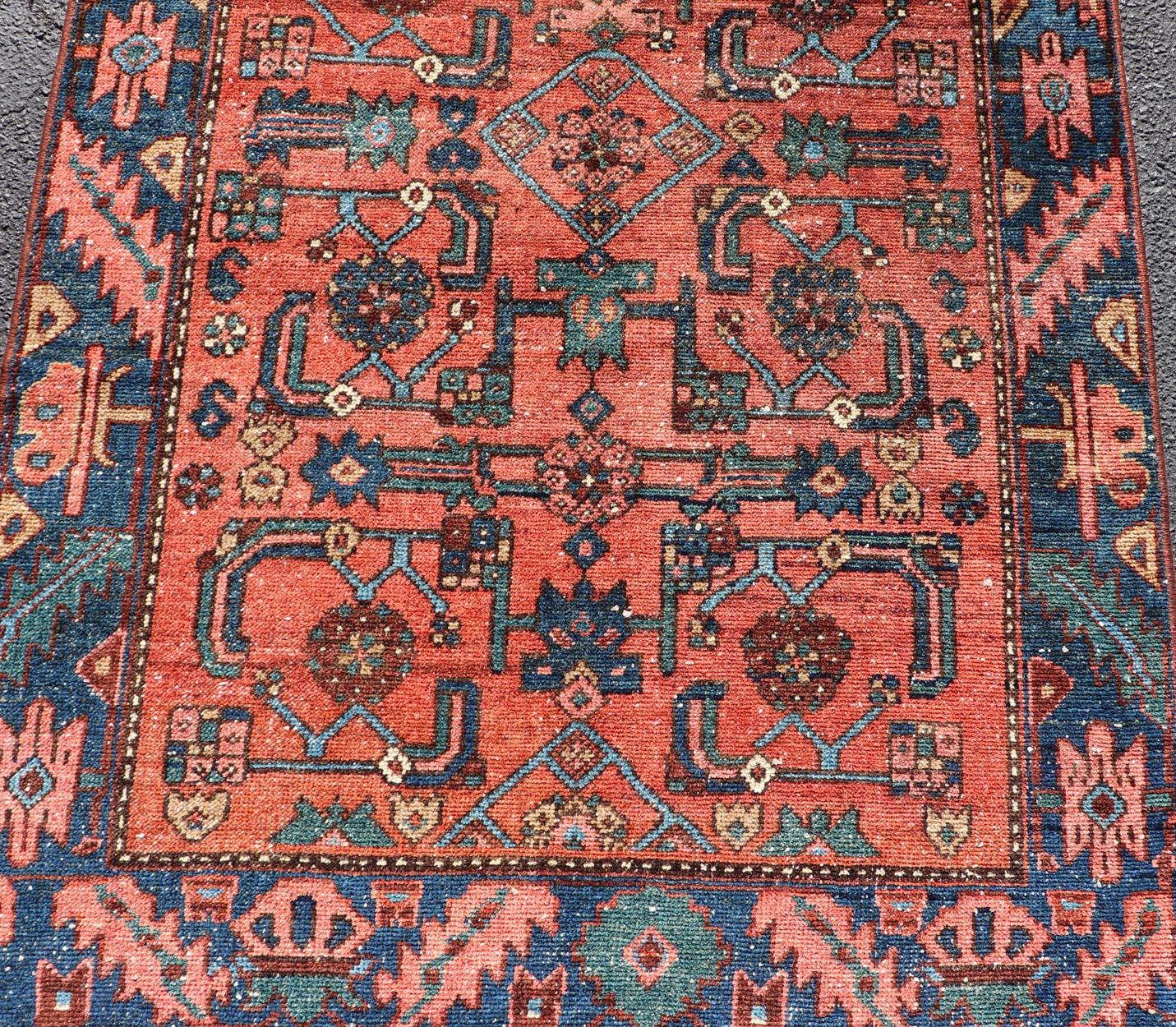 Antiker persischer Hamadan-Teppich mit geometrischem Stammesmuster aus Persien 3'1 x 7'0 (Malayer) im Angebot