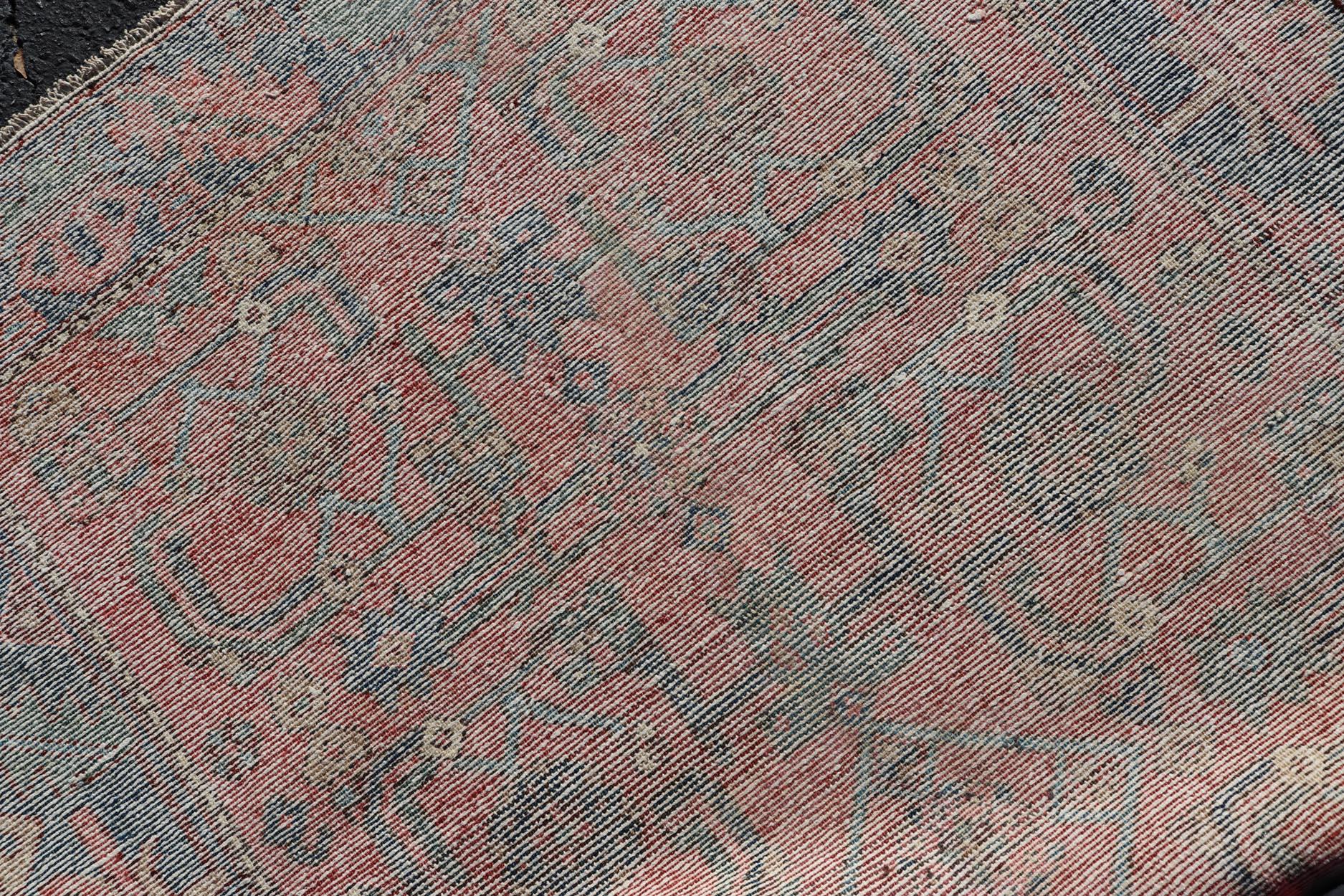 Antiker persischer Hamadan-Teppich mit geometrischem Stammesmuster aus Persien 3'1 x 7'0 (Wolle) im Angebot