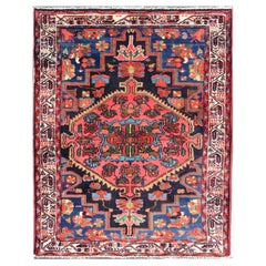 Antiker persischer Hamadan-Teppich mit Medaillon und geometrischem Design in mehrfarbigem Muster