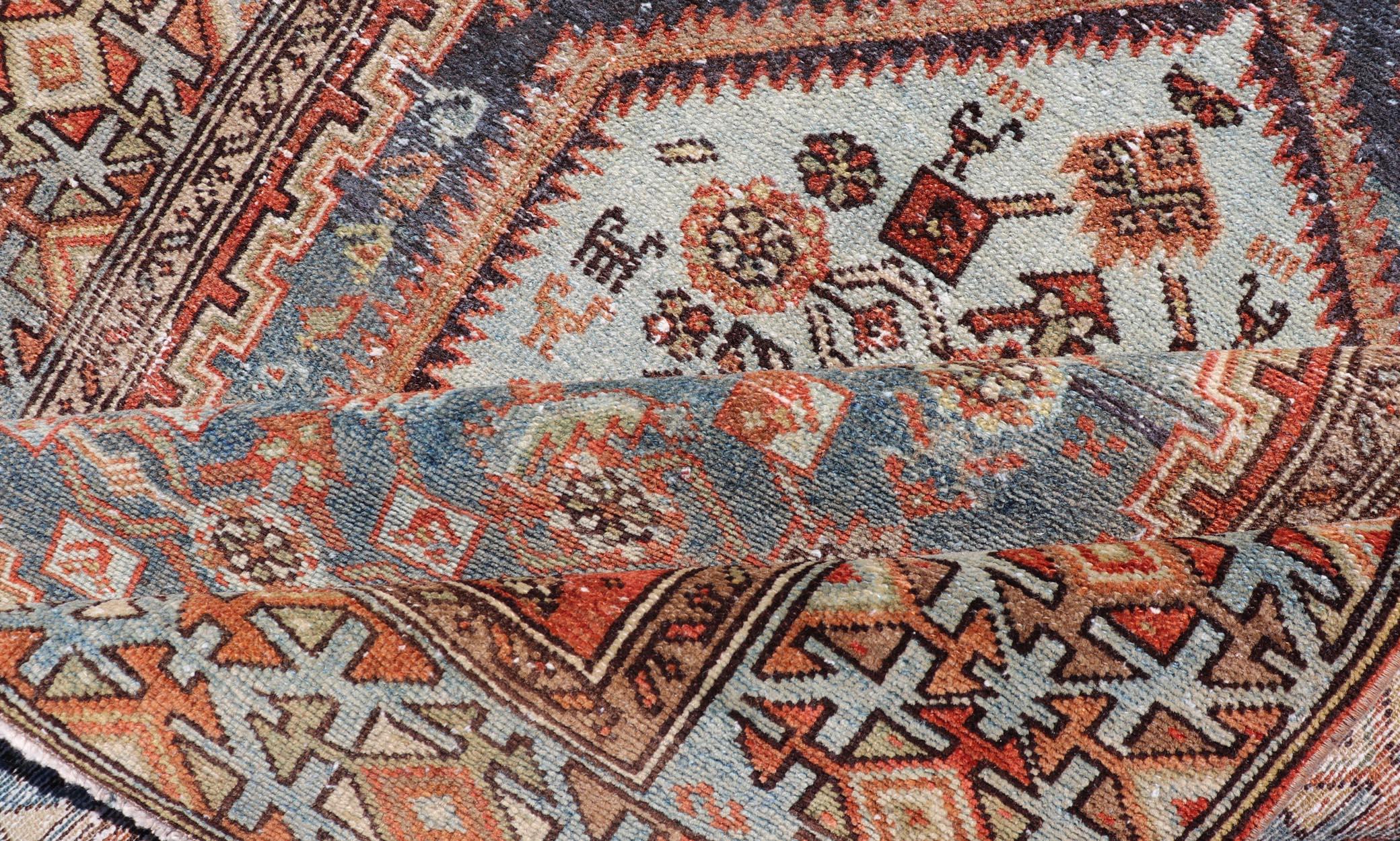 Tapis persan ancien Hamadan avec médaillon et riche bordure géométrique 3'10 x 6'1 en vente 2