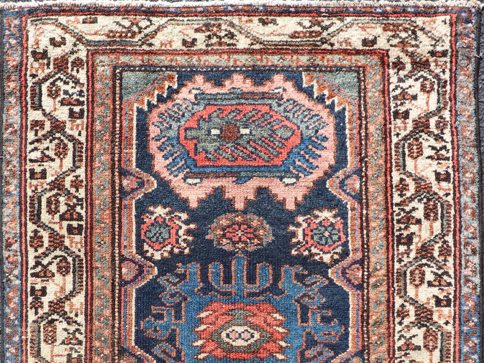 Malayer Tapis persan ancien Hamadan avec motif de médaillon multicolore 2'6 x 3'6 en vente