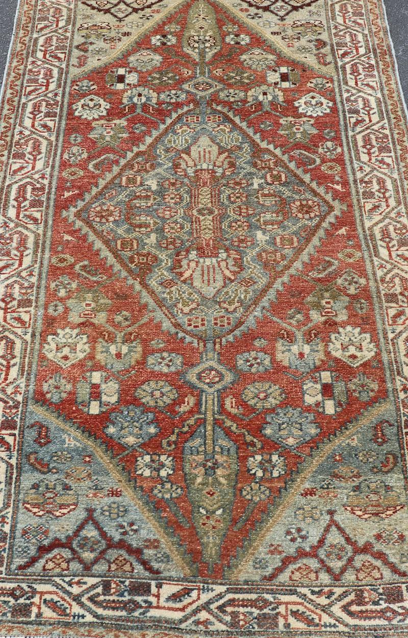 Antiker persischer Hamadan-Teppich mit reichen geometrischen Motiven aus Persien  3'3 x 6'0 im Angebot 2