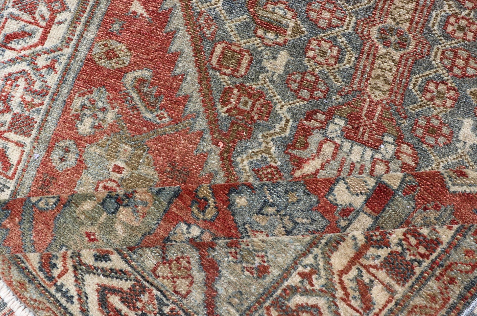 Antiker persischer Hamadan-Teppich mit reichen geometrischen Motiven aus Persien  3'3 x 6'0 im Angebot 3