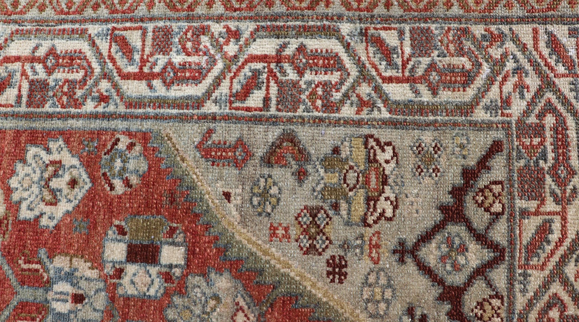 Antiker persischer Hamadan-Teppich mit reichen geometrischen Motiven aus Persien  3'3 x 6'0 (Handgeknüpft) im Angebot