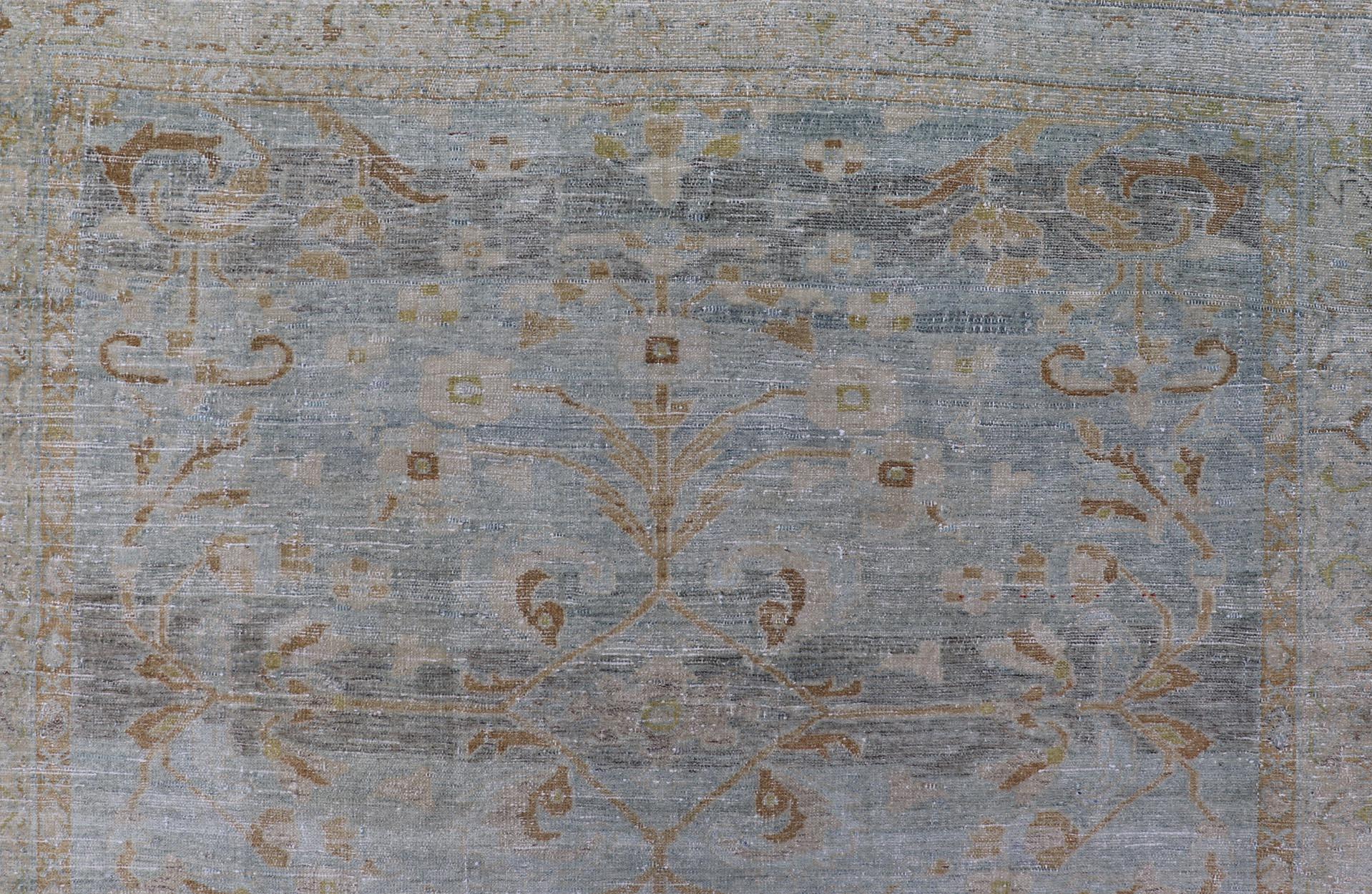 Antiker persischer Hamadan-Teppich mit weicher pastellfarbener Palette 5' X 9' (Wolle) im Angebot