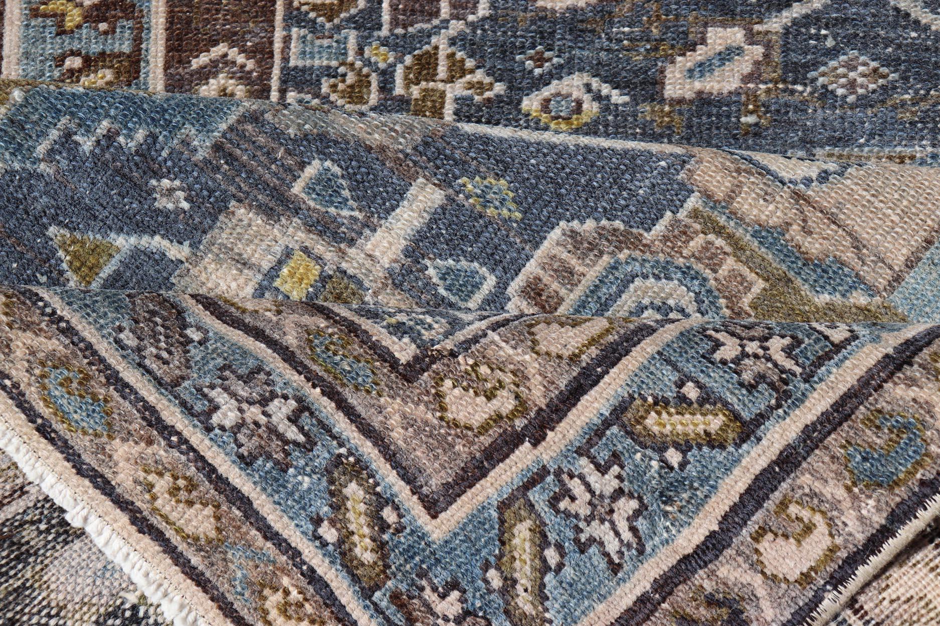 Antiker persischer Hamadan-Läufer in All-Over-Blumen- und Geometrisch 3'1