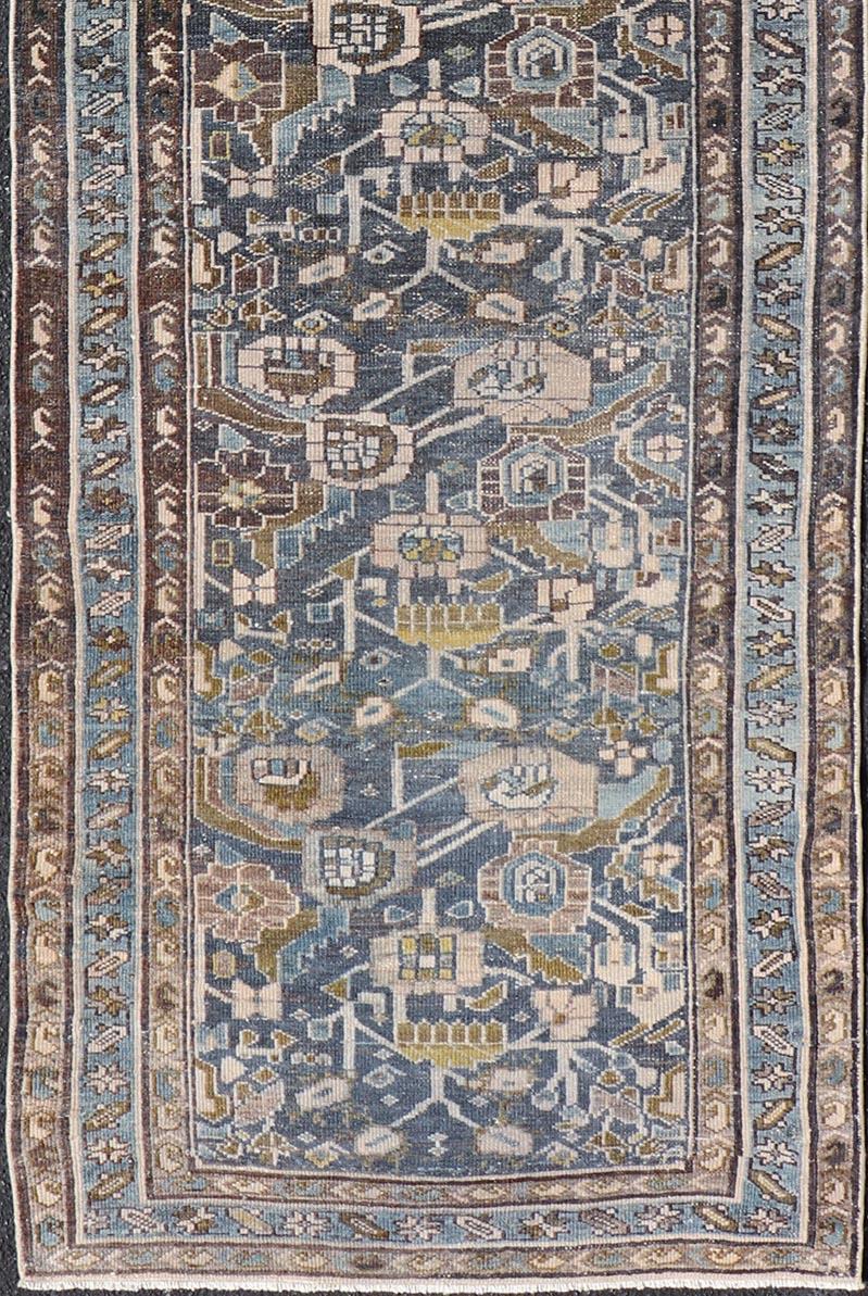 Antiker persischer Hamadan-Läufer in All-Over-Blumen- und Geometrisch 3'1