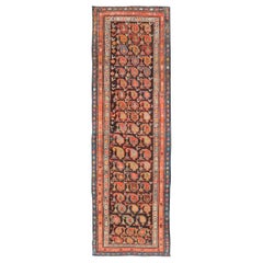 Antiker persischer Hamadan-Läufer mit subgeometrischem Muster aus Paisleys