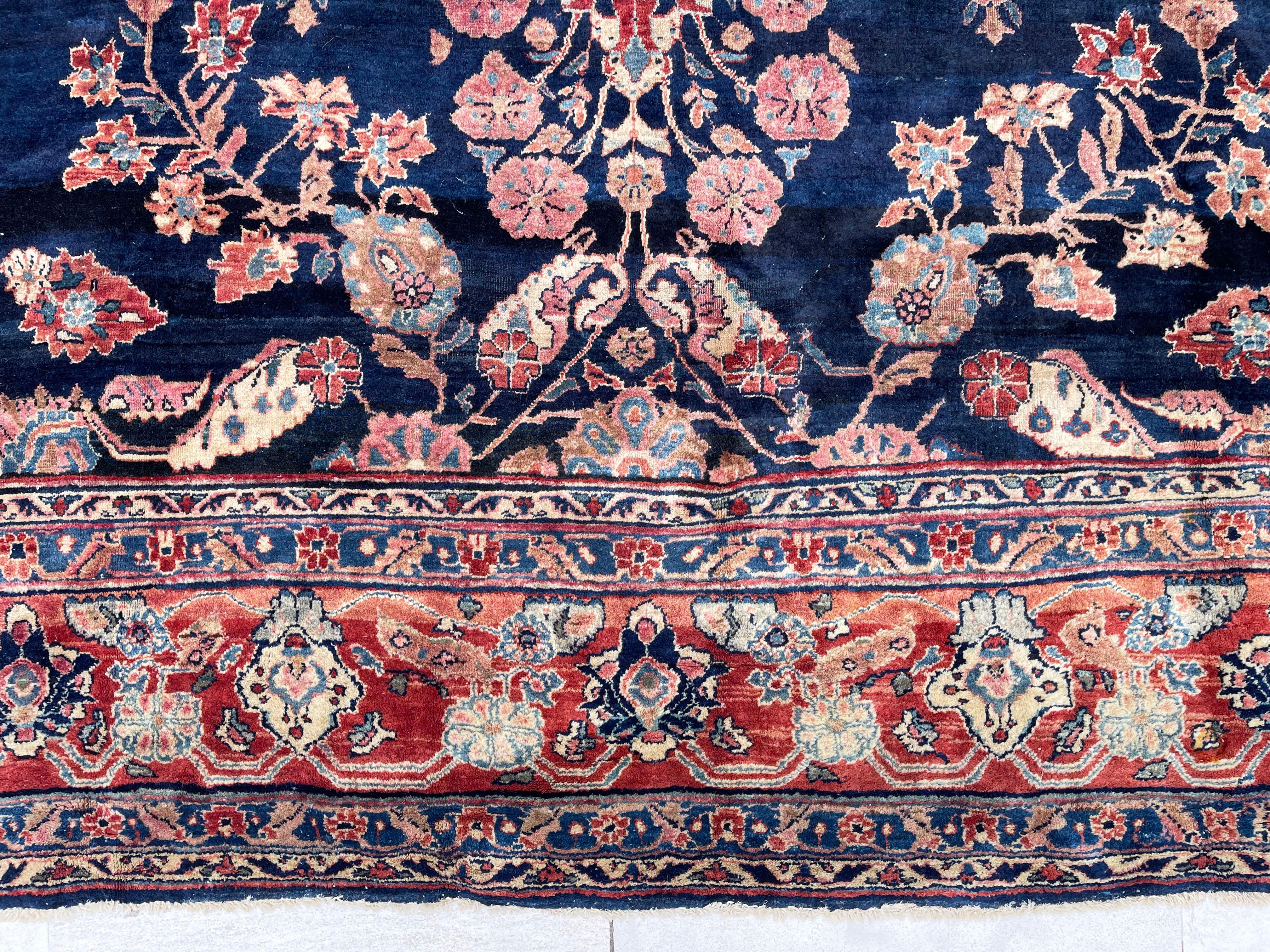 Antiker persischer handgeknüpfter, halb geblümter Sarouk-Teppich in Indigoblau, um 1920 im Angebot 6