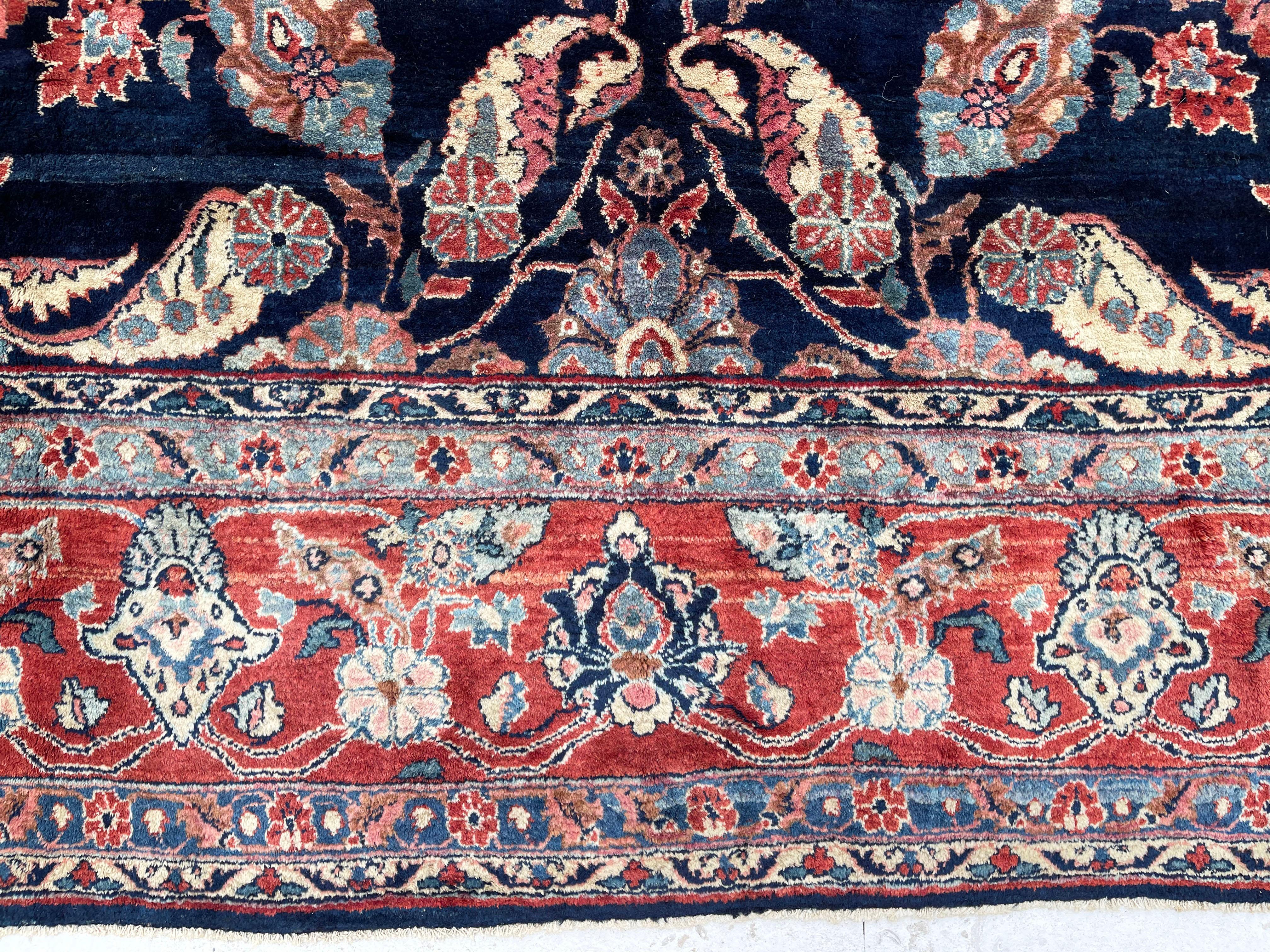 Antiker persischer handgeknüpfter, halb geblümter Sarouk-Teppich in Indigoblau, um 1920 im Angebot 9