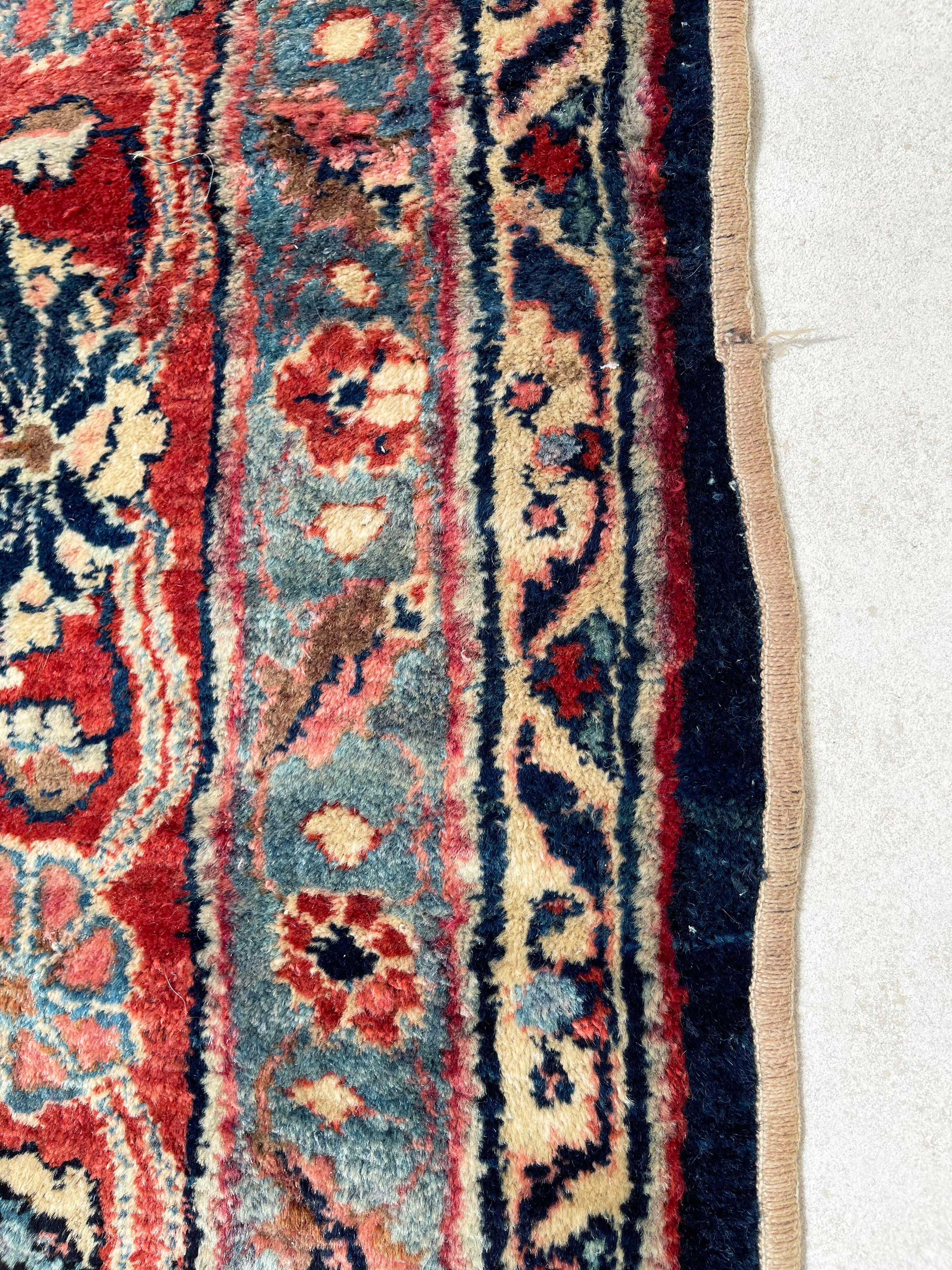 Antiker persischer handgeknüpfter, halb geblümter Sarouk-Teppich in Indigoblau, um 1920 im Angebot 13