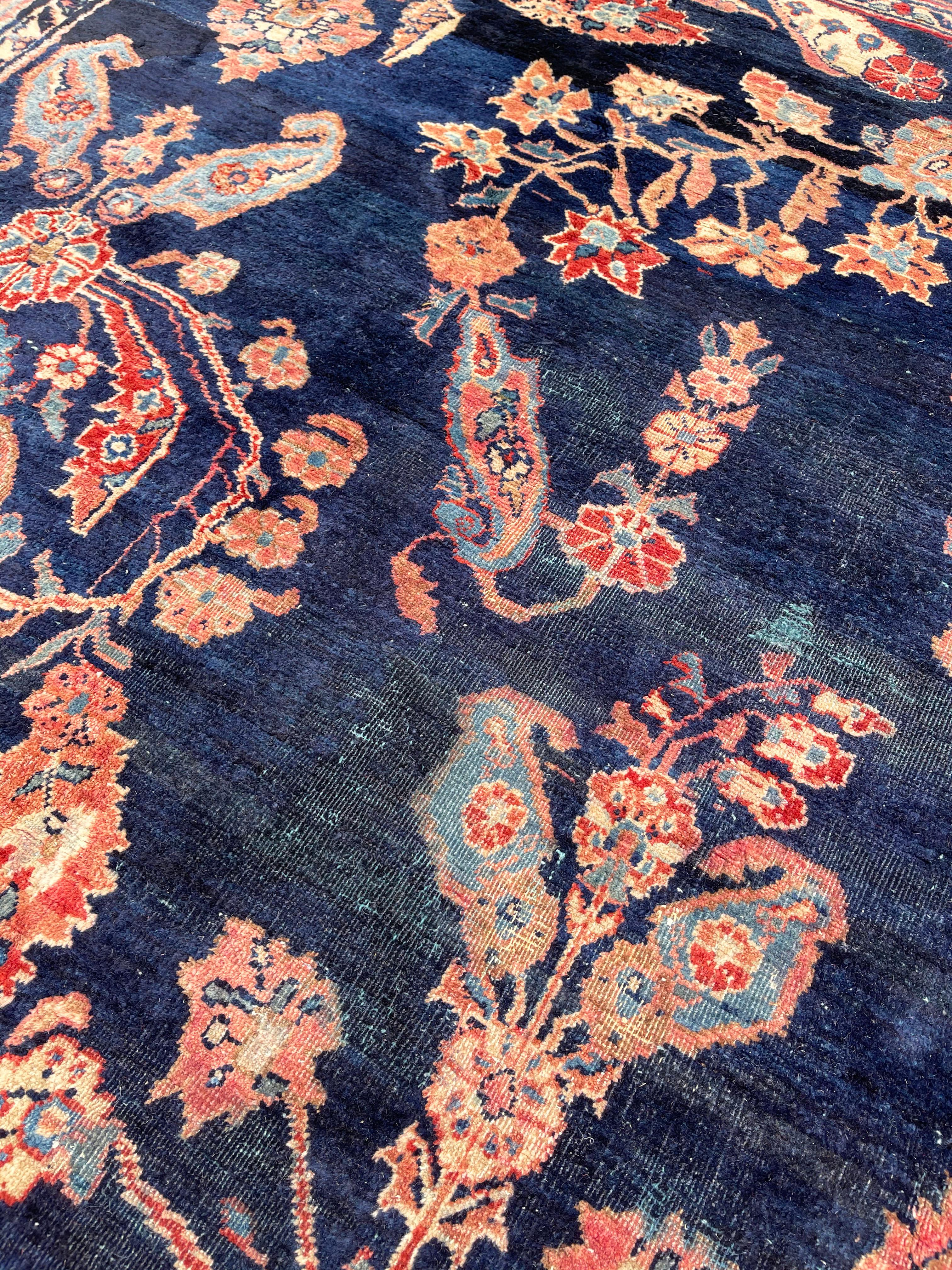 Antiker persischer handgeknüpfter, halb geblümter Sarouk-Teppich in Indigoblau, um 1920 im Angebot 2