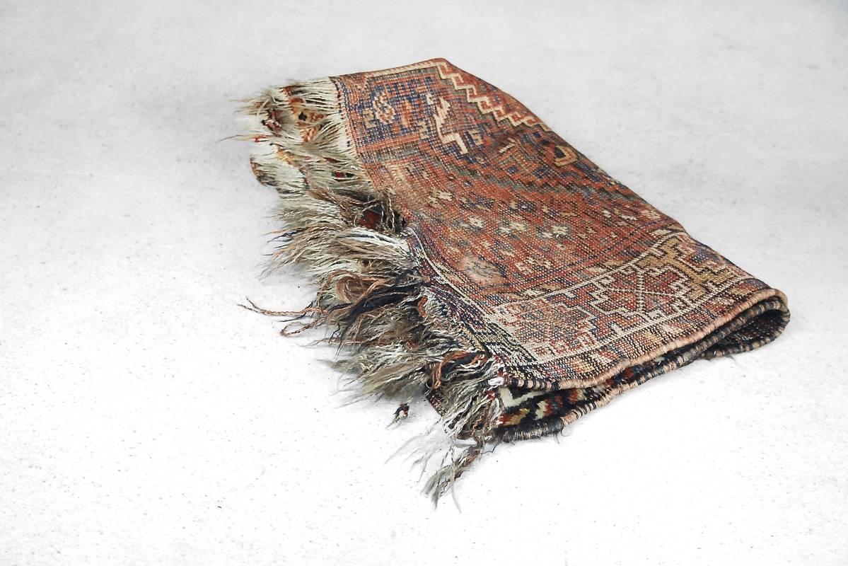 Antique Persian Handwoven Shiraz Carpet, 1850s For Sale 14