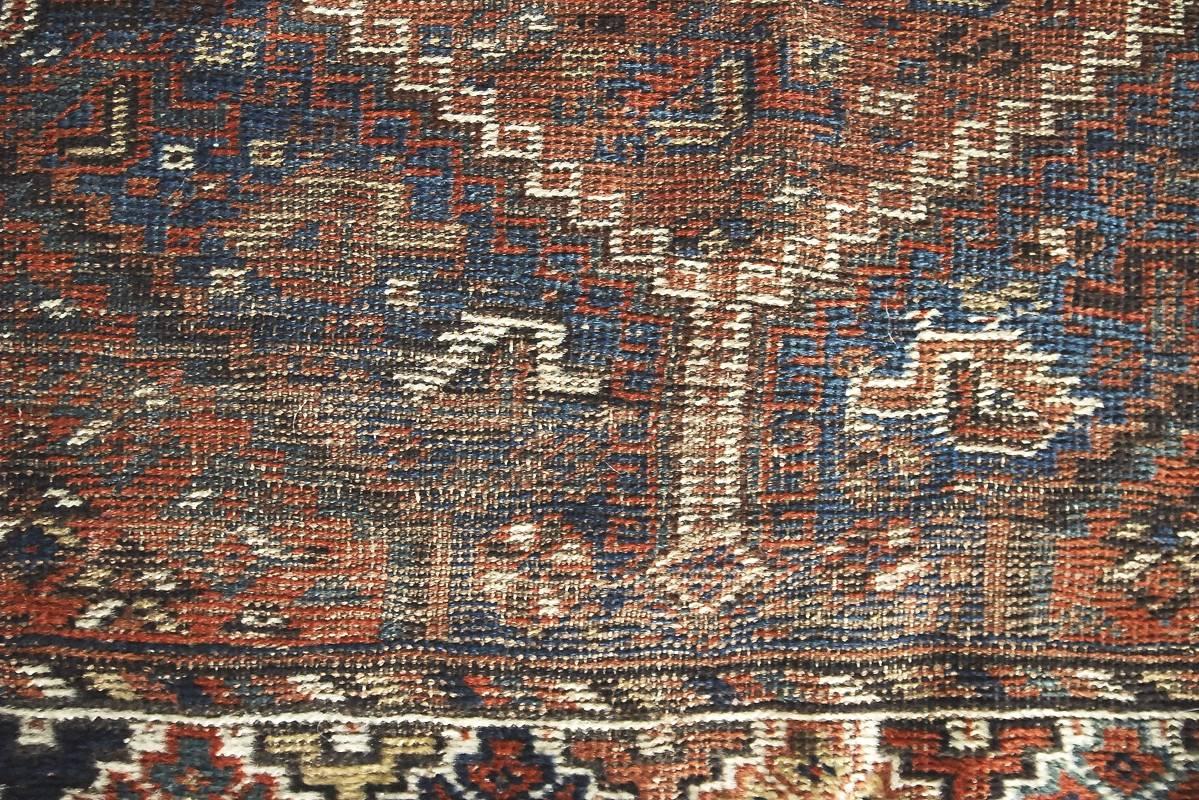 Antique Persian Handwoven Shiraz Carpet, 1850s In Good Condition For Sale In Warsaw, PL
