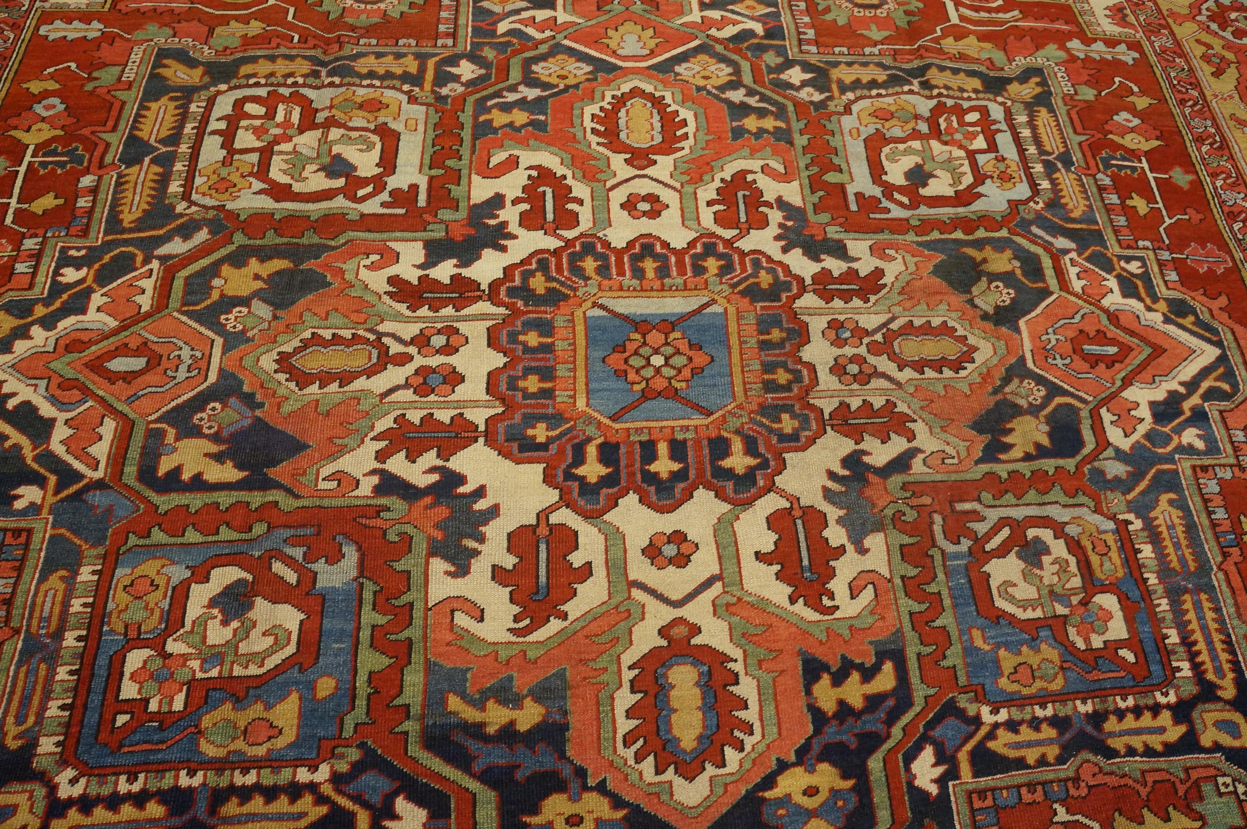 Persischer Heriz-Teppich des späten 19. Jahrhunderts ( 11'6