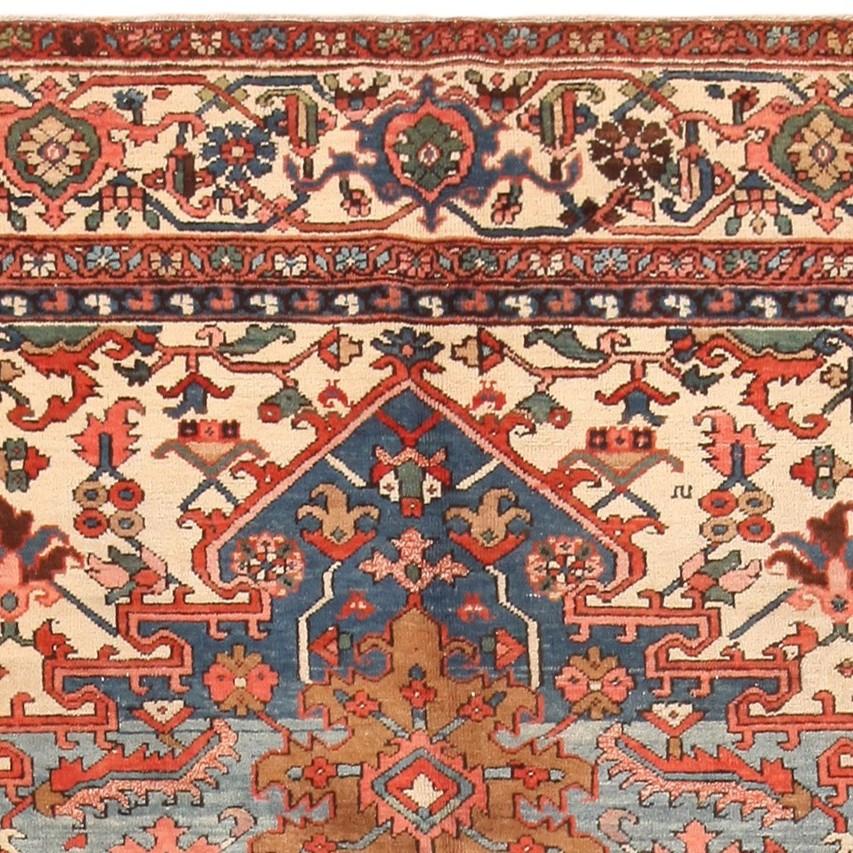 Antiker persischer Heriz-Teppich. Größe: 8 Fuß 7 Zoll x 11 Fuß 3 Zoll (20. Jahrhundert) im Angebot