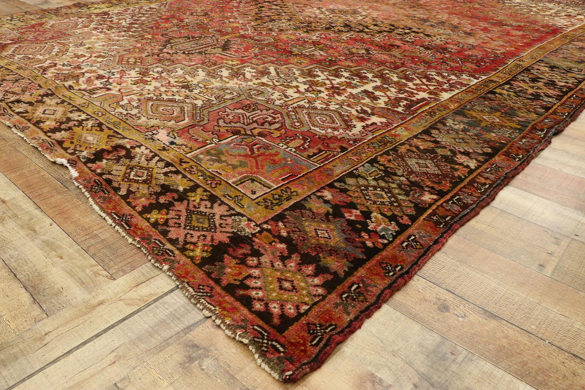 Antique Persian Heriz Area Rug with Mid-Century Modern Style In Good Condition For Sale In Dallas, TX