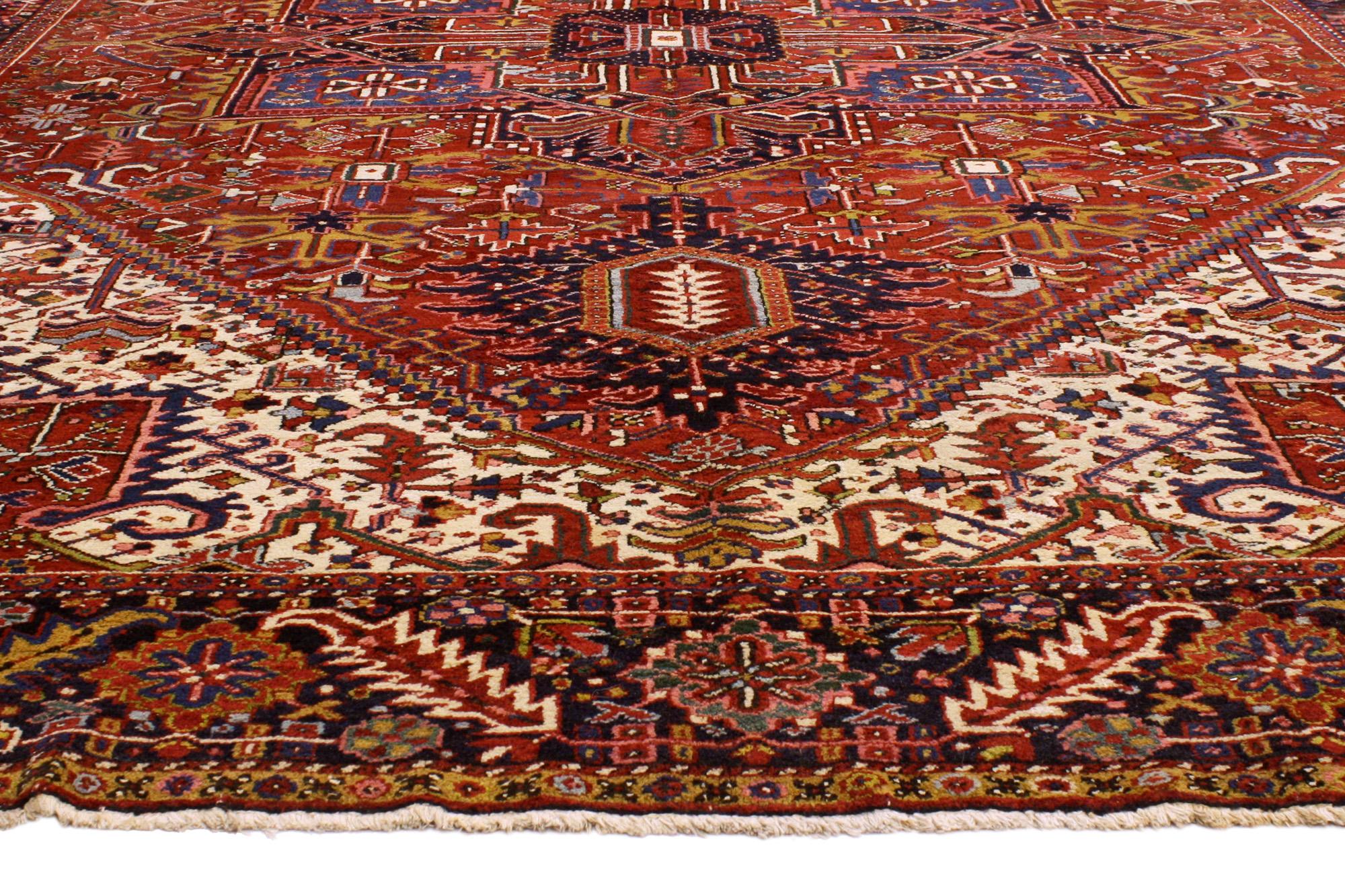 Antiker persischer Heriz-Teppich mit modernem, traditionellem Stil (Heriz Serapi) im Angebot