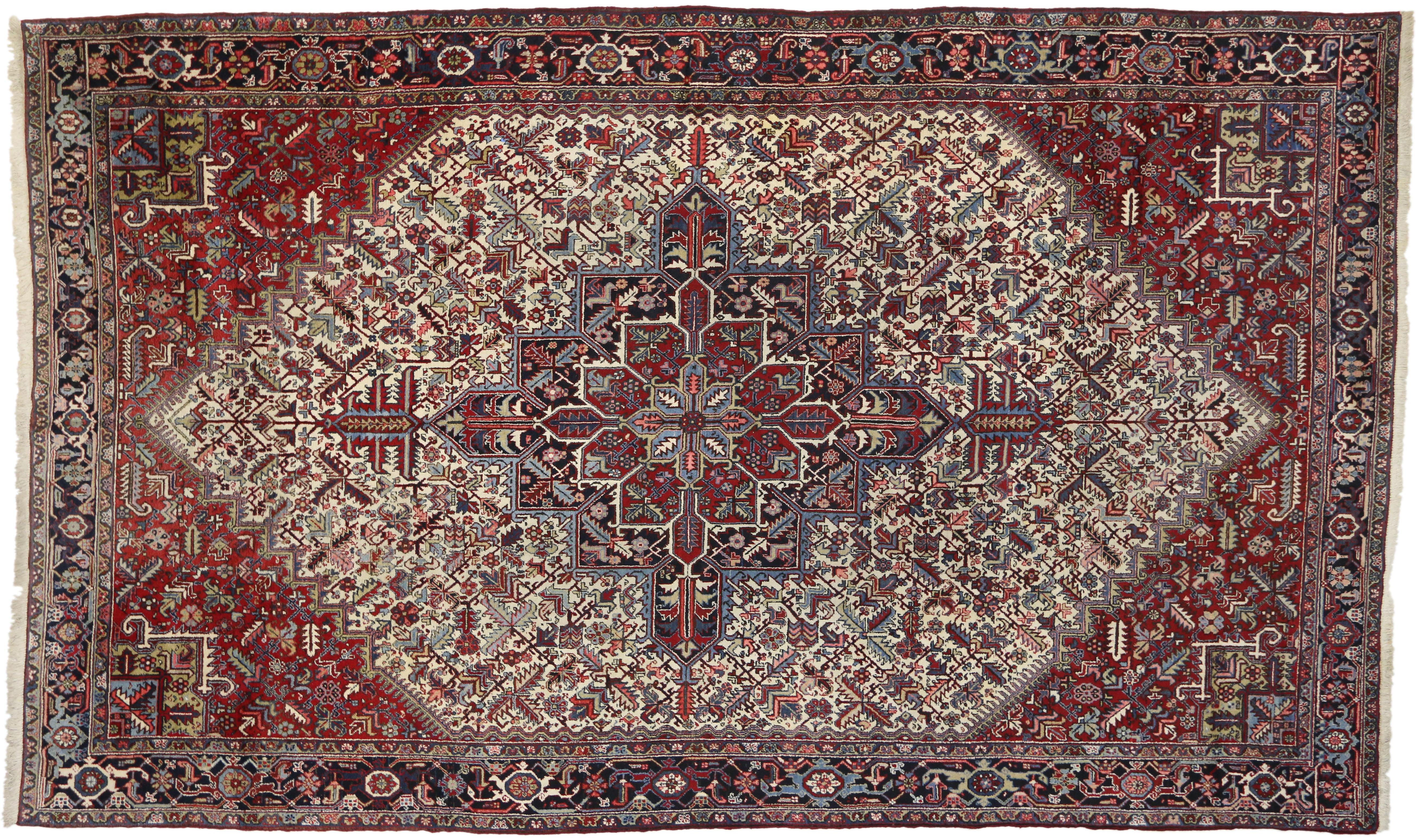 Oversized Antique Heriz Persian Rug, Stylish Durability Meets Perpetually Posh In Good Condition For Sale In Dallas, TX