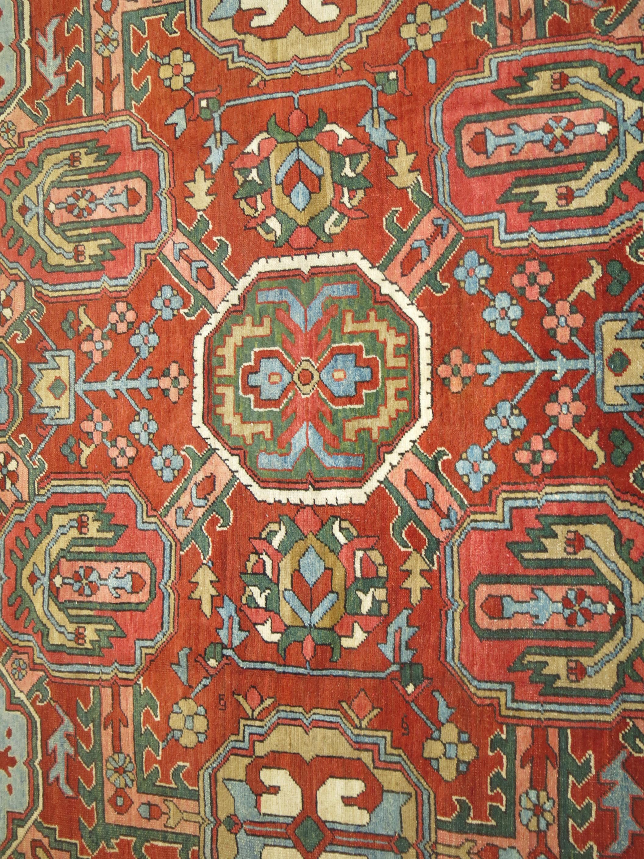 Antique Persian Heriz Carpet, Early 20th Century 11