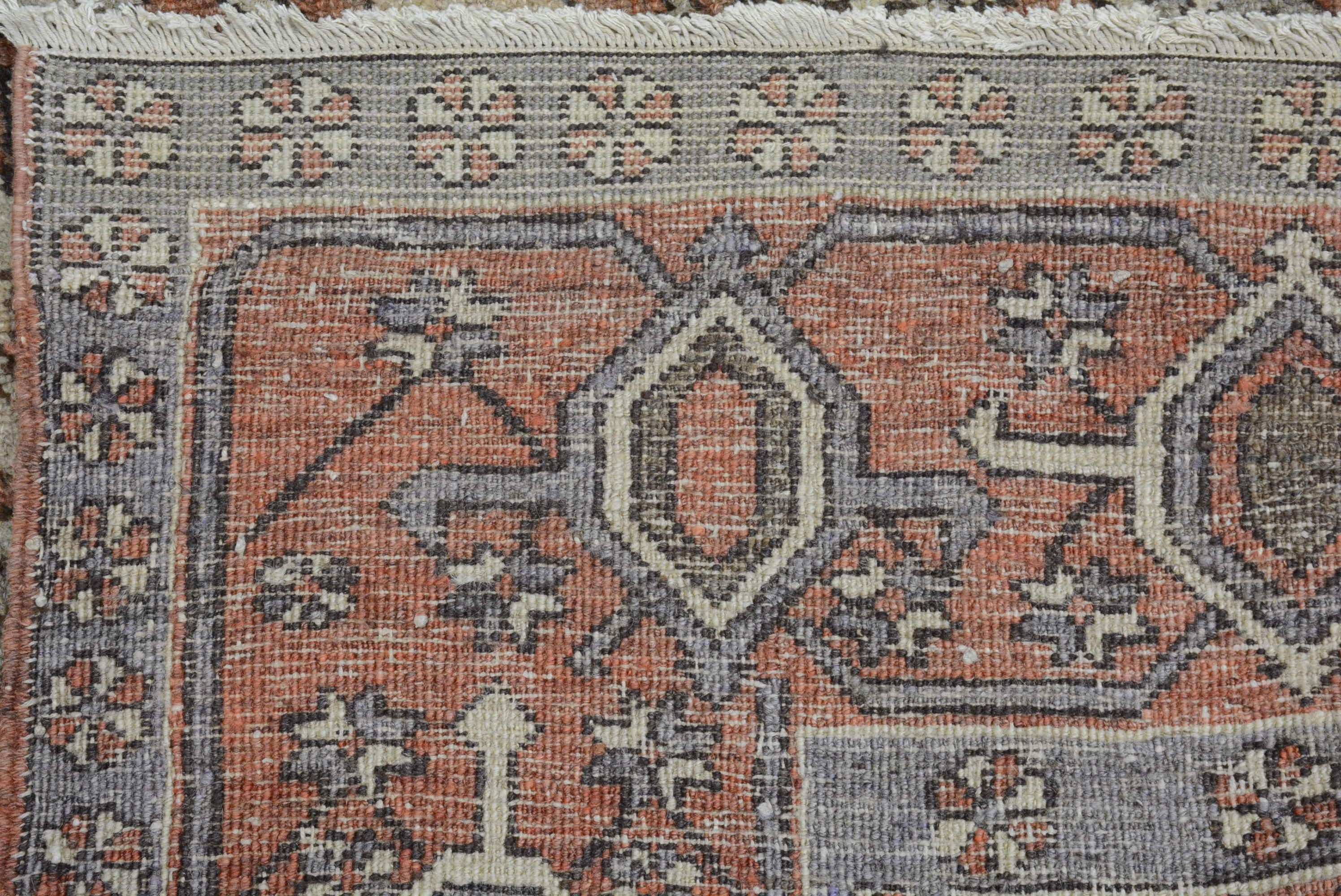 Antiker persischer Heriz-Teppich im Angebot 3