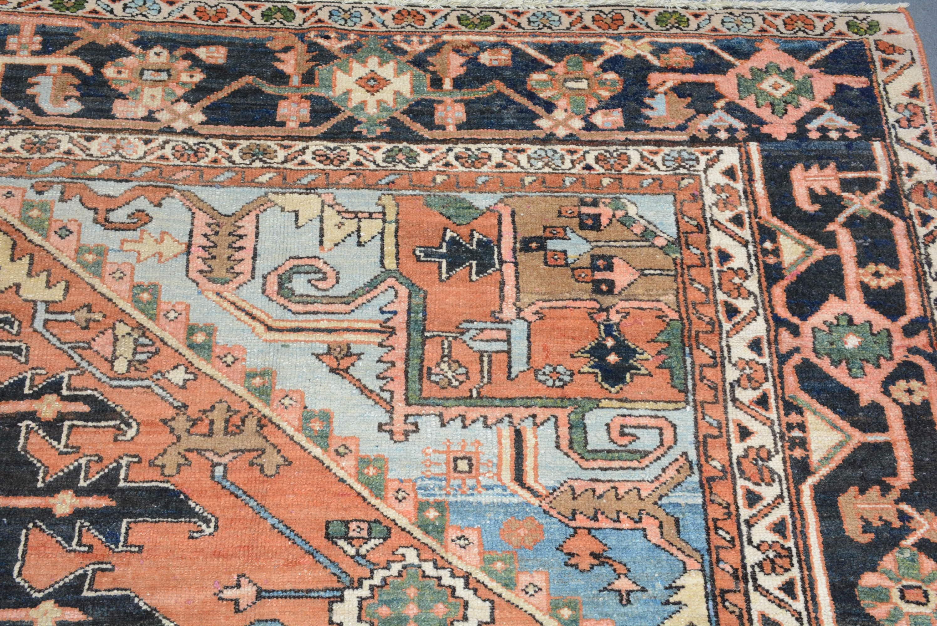 Antique Persian Heriz Carpet In Excellent Condition For Sale In Closter, NJ