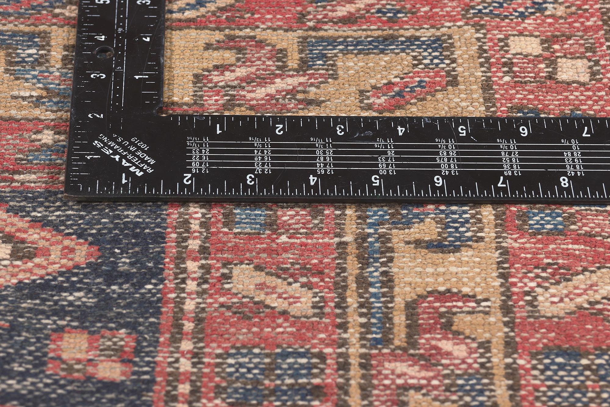 20th Century Antique Persian Heriz Carpet with Traditional Style For Sale