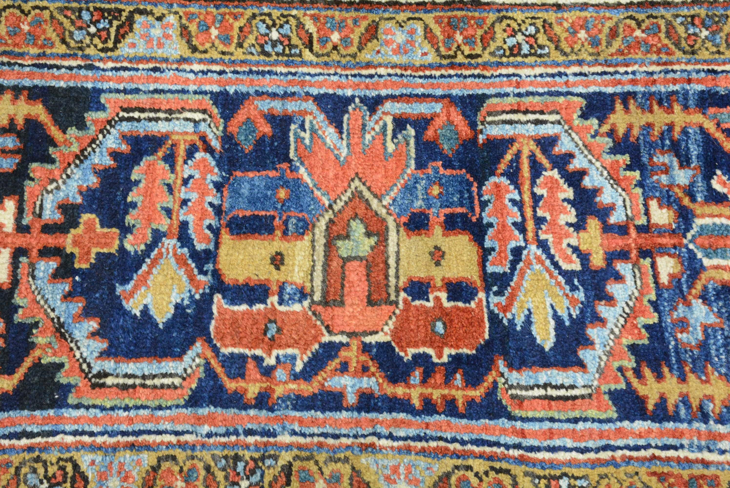 Antiker persischer Heriz-Teppich (Wolle) im Angebot