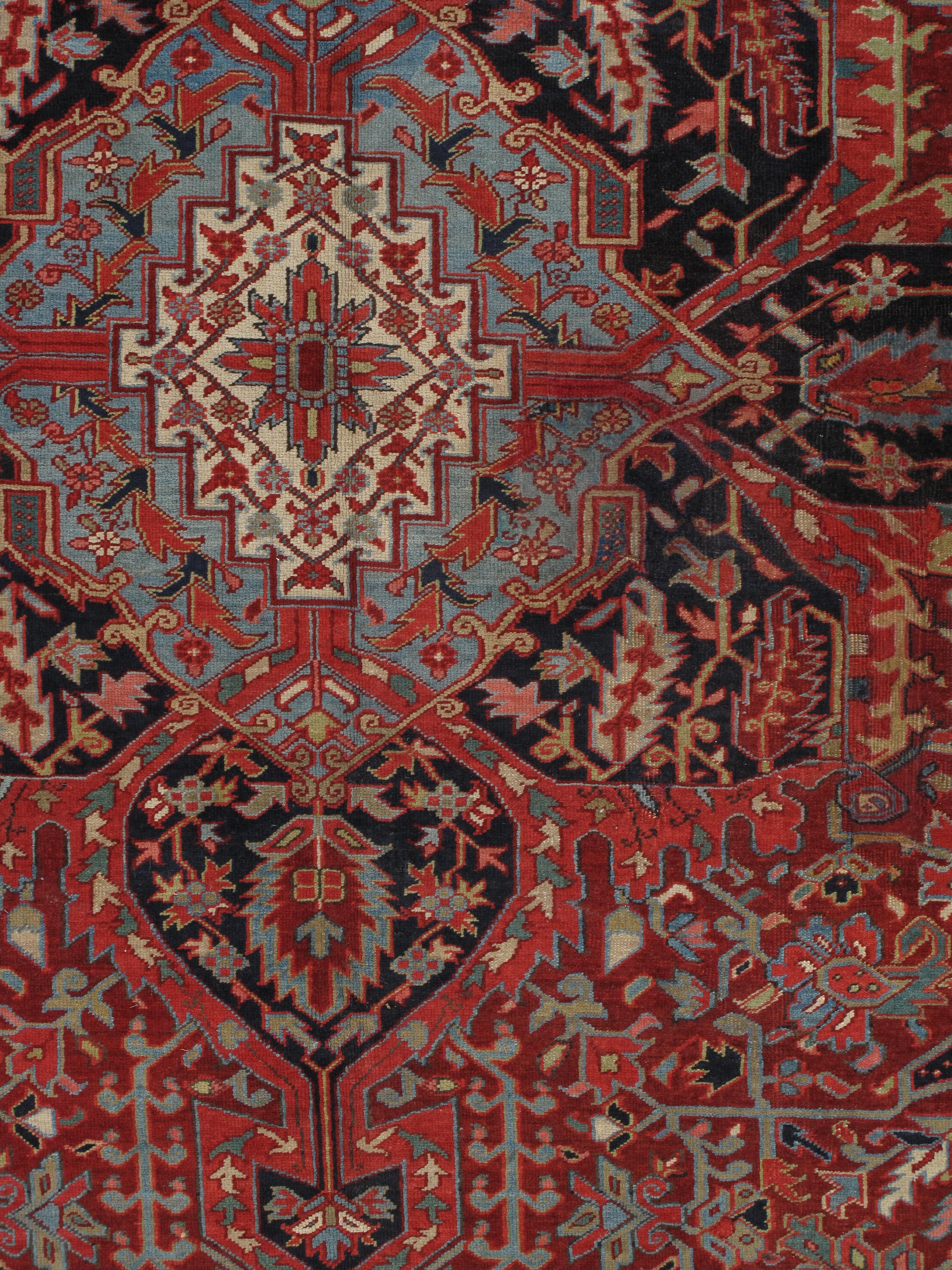 Antiker persischer Heriz-Teppich aus handgefertigter Wolle, orientalischer Teppich, rostfarben, marineblauer Rand im Angebot 1