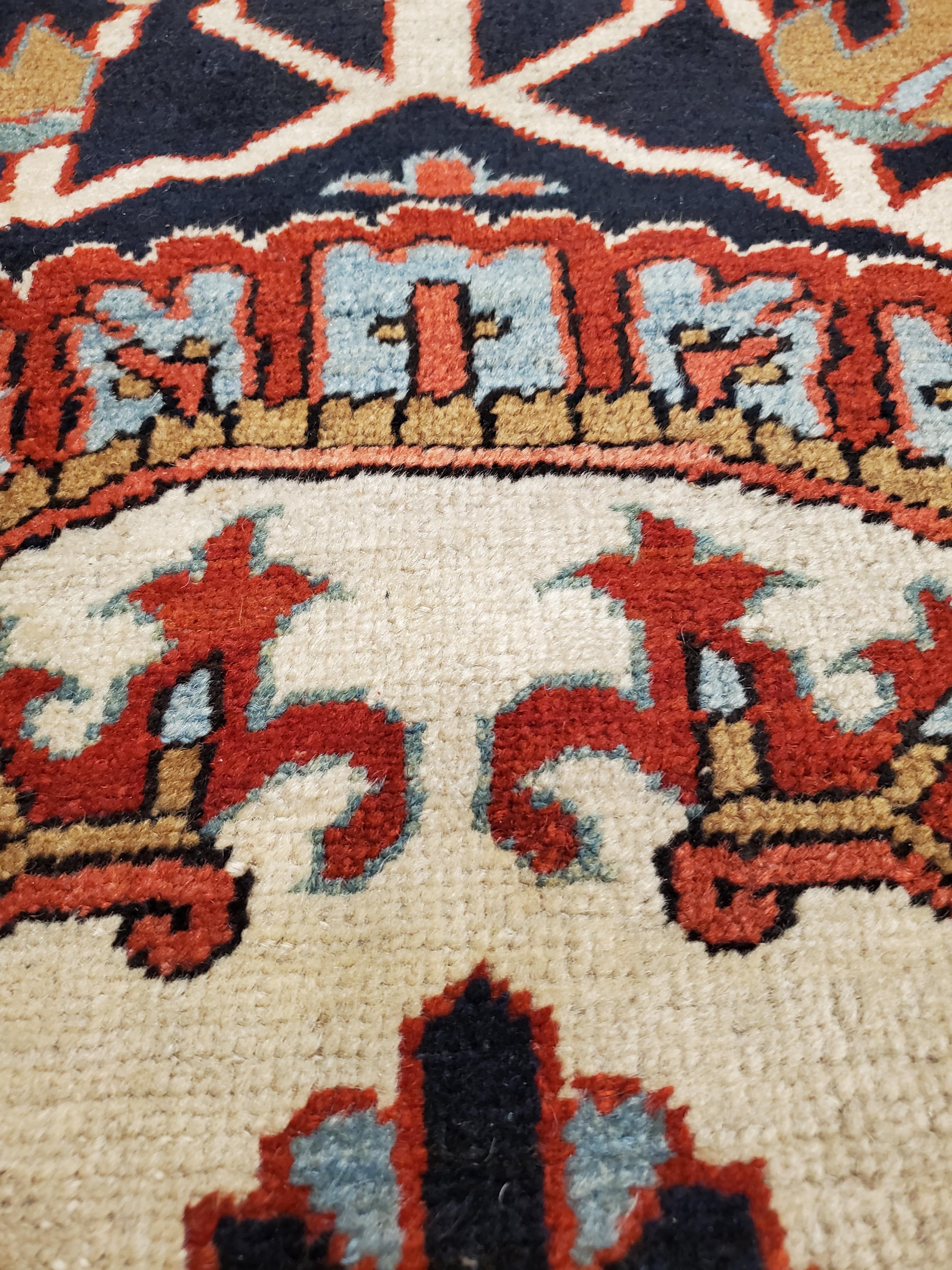 Antiker persischer Heriz-Teppich aus handgefertigter Wolle, Rost, Marineblau (Persisch) im Angebot