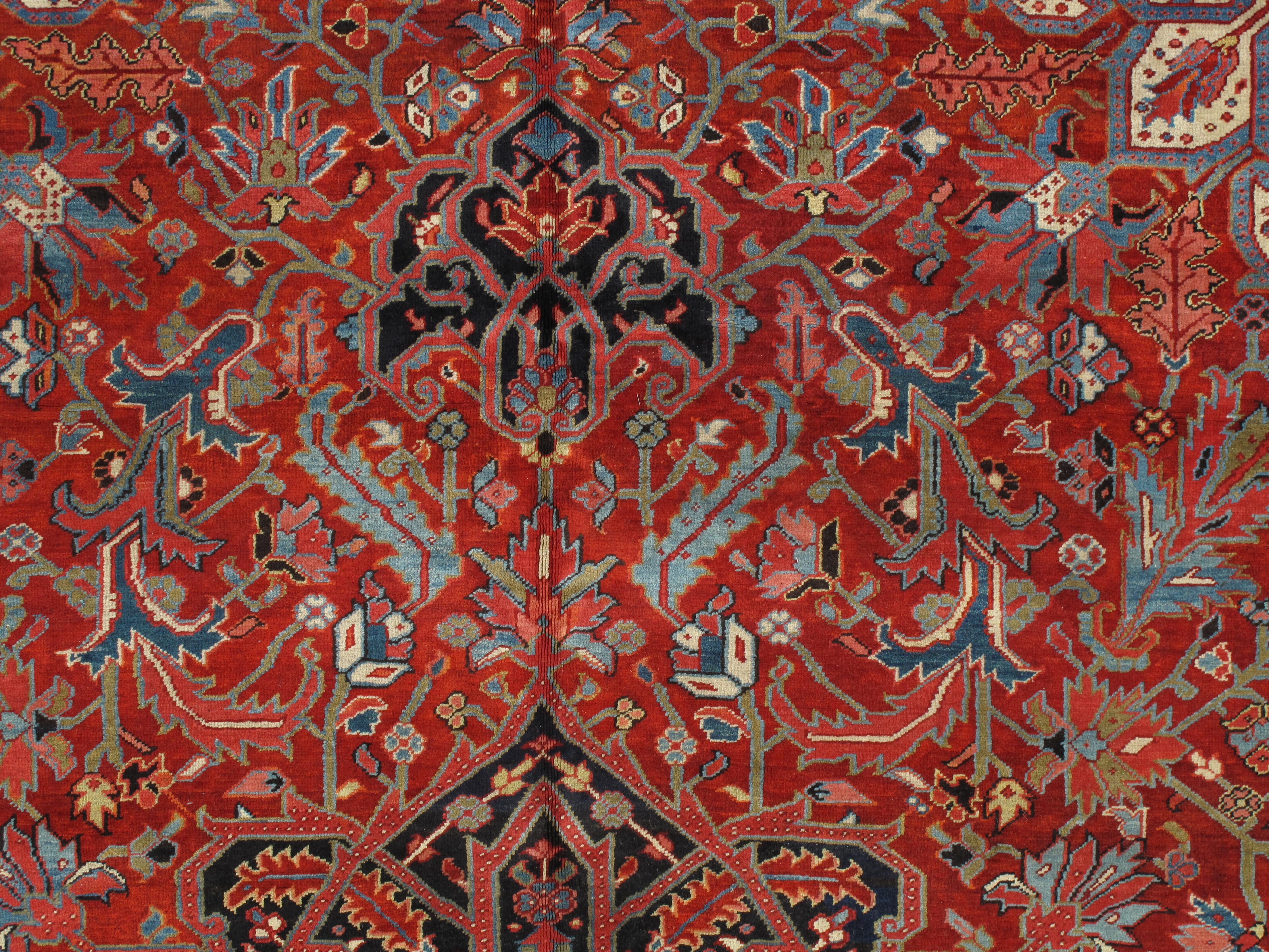 Alfombra persa antigua Heriz Alfombra oriental de lana hecha a mano, óxido, azul marino, marfil, dorado Persa en venta