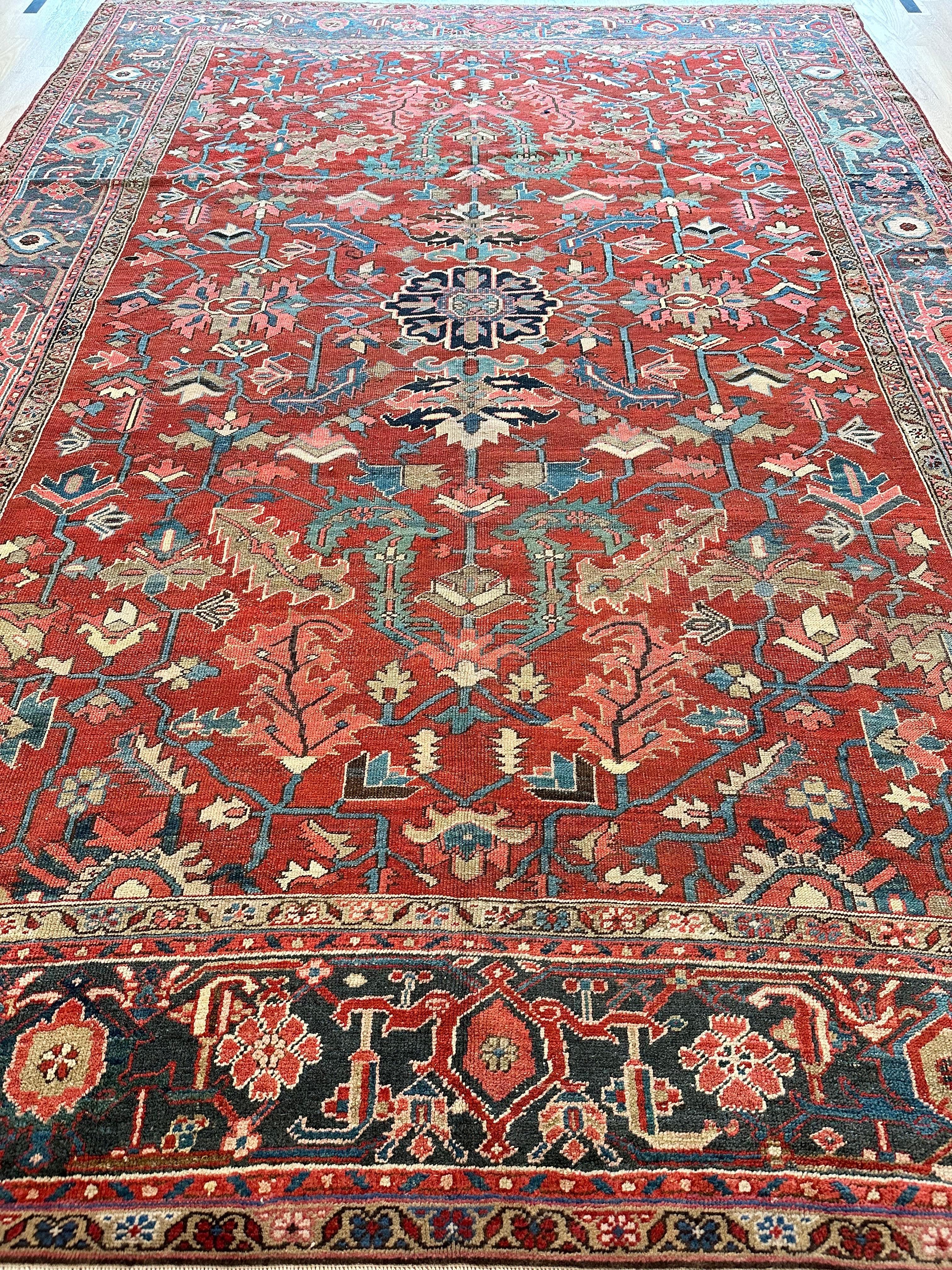 Alfombra persa antigua Heriz Alfombra oriental de lana hecha a mano, óxido, azul marino-azul medio en venta 2