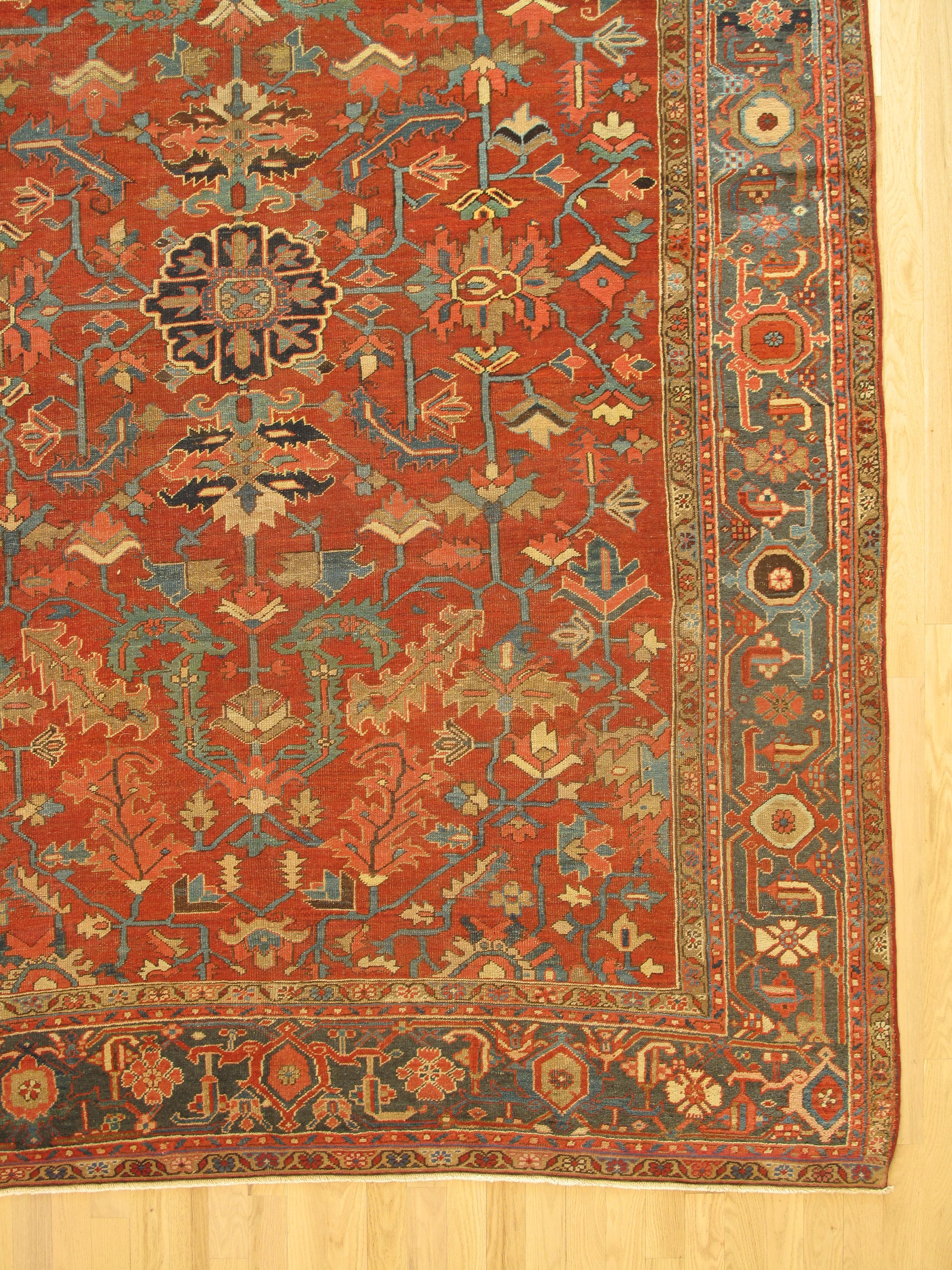Alfombra persa antigua Heriz Alfombra oriental de lana hecha a mano, óxido, azul marino-azul medio siglo XX en venta