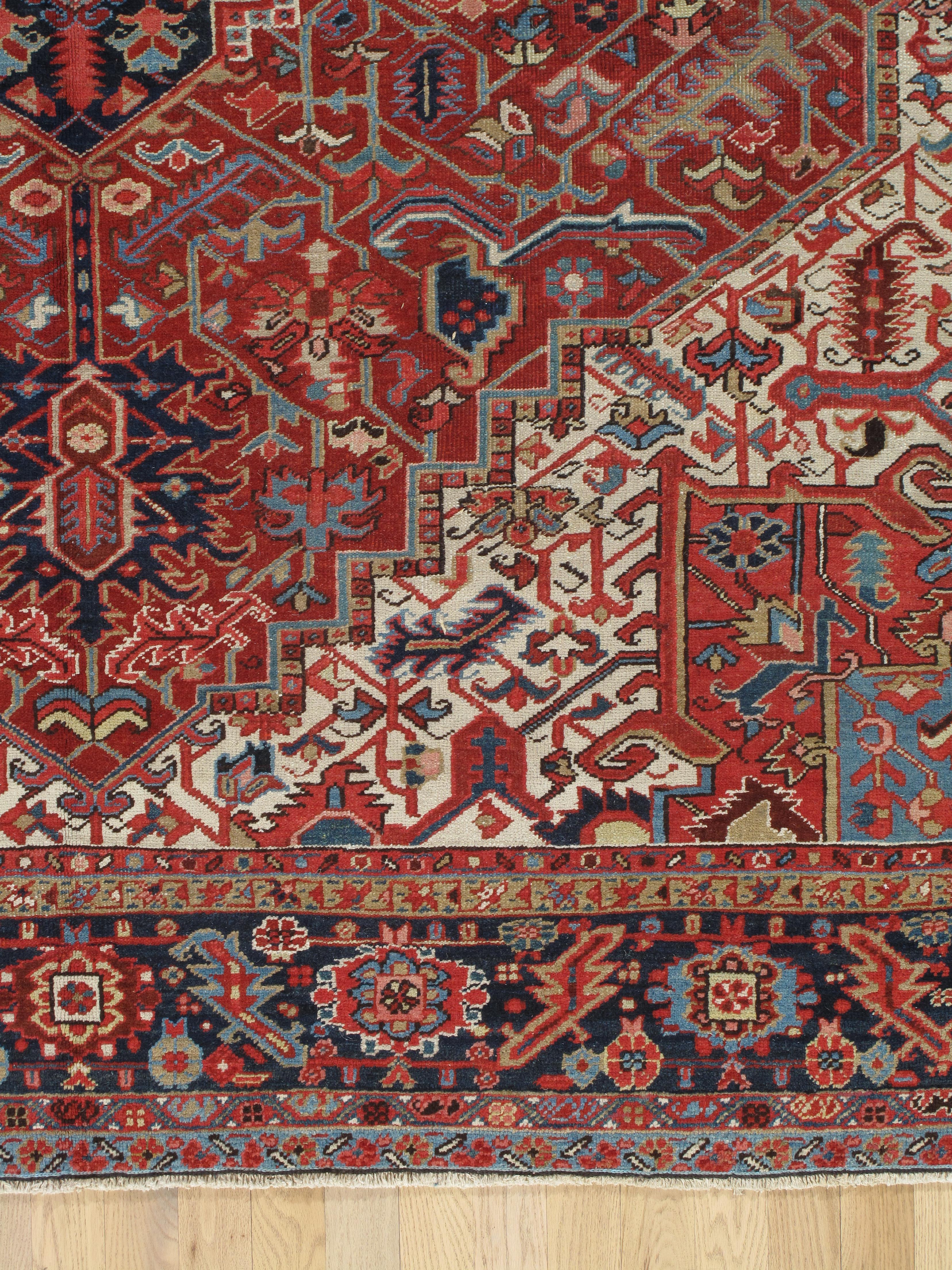 Heriz Serapi Tapis persan Heriz ancien en laine fait à la main, champ rouillé/rouge, marine en vente