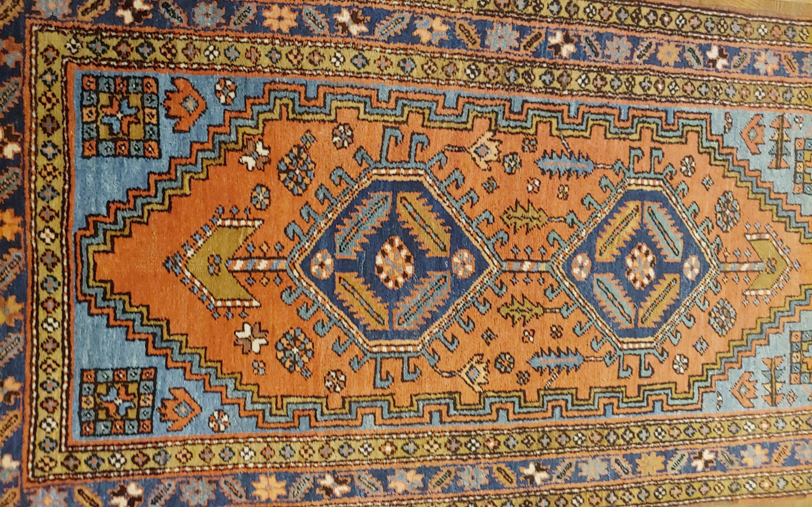 Heriz Serapi Antique Persian Heriz, Geometric Design, Rust with Blue Wool, 1915 For Sale