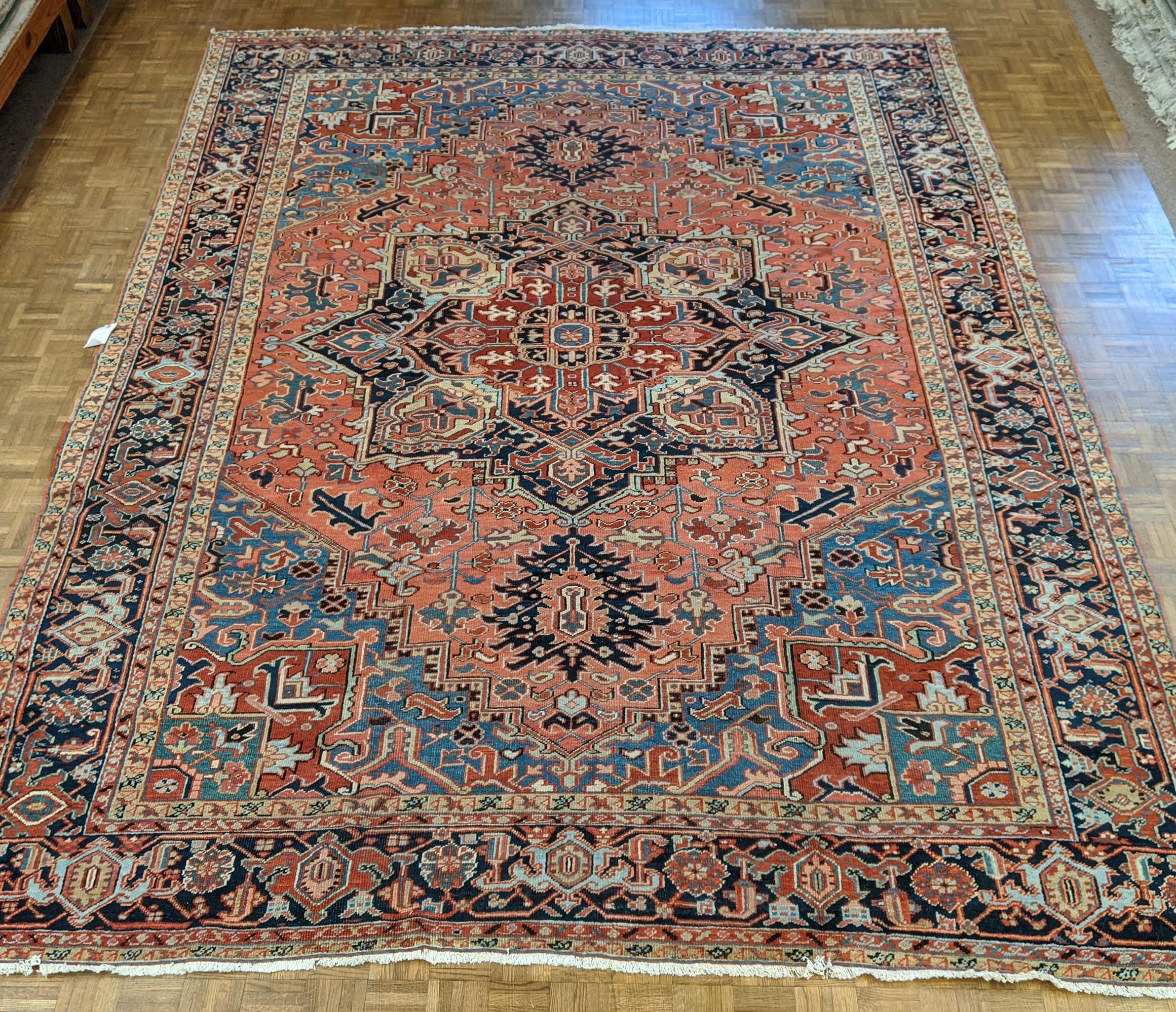 Antique Persian Heriz Rug, Coral Field Light Blue Corners, Wool, 1915 For Sale 1