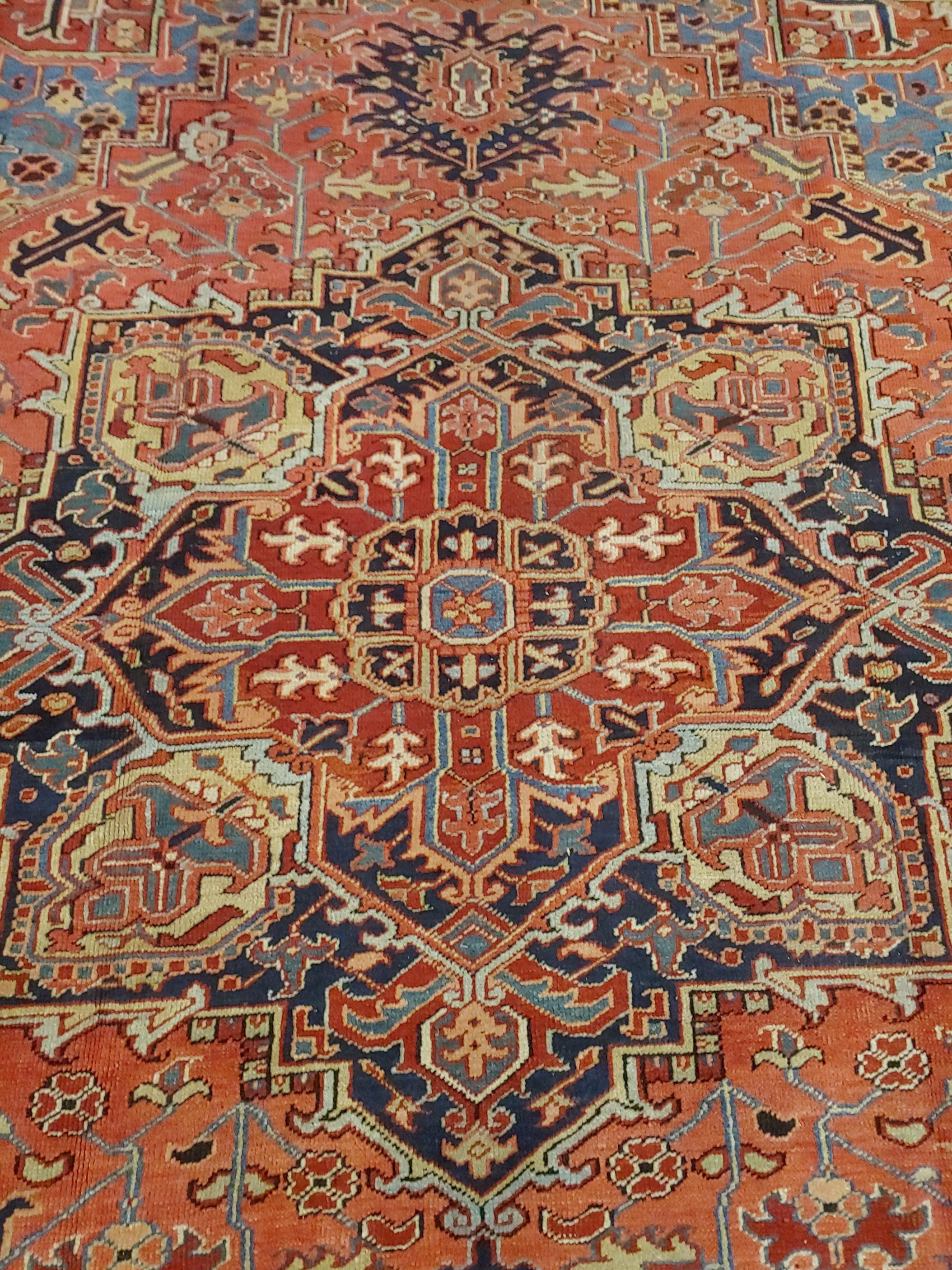 Antique Persian Heriz Rug, Coral Field Light Blue Corners, Wool, 1915 For Sale 2