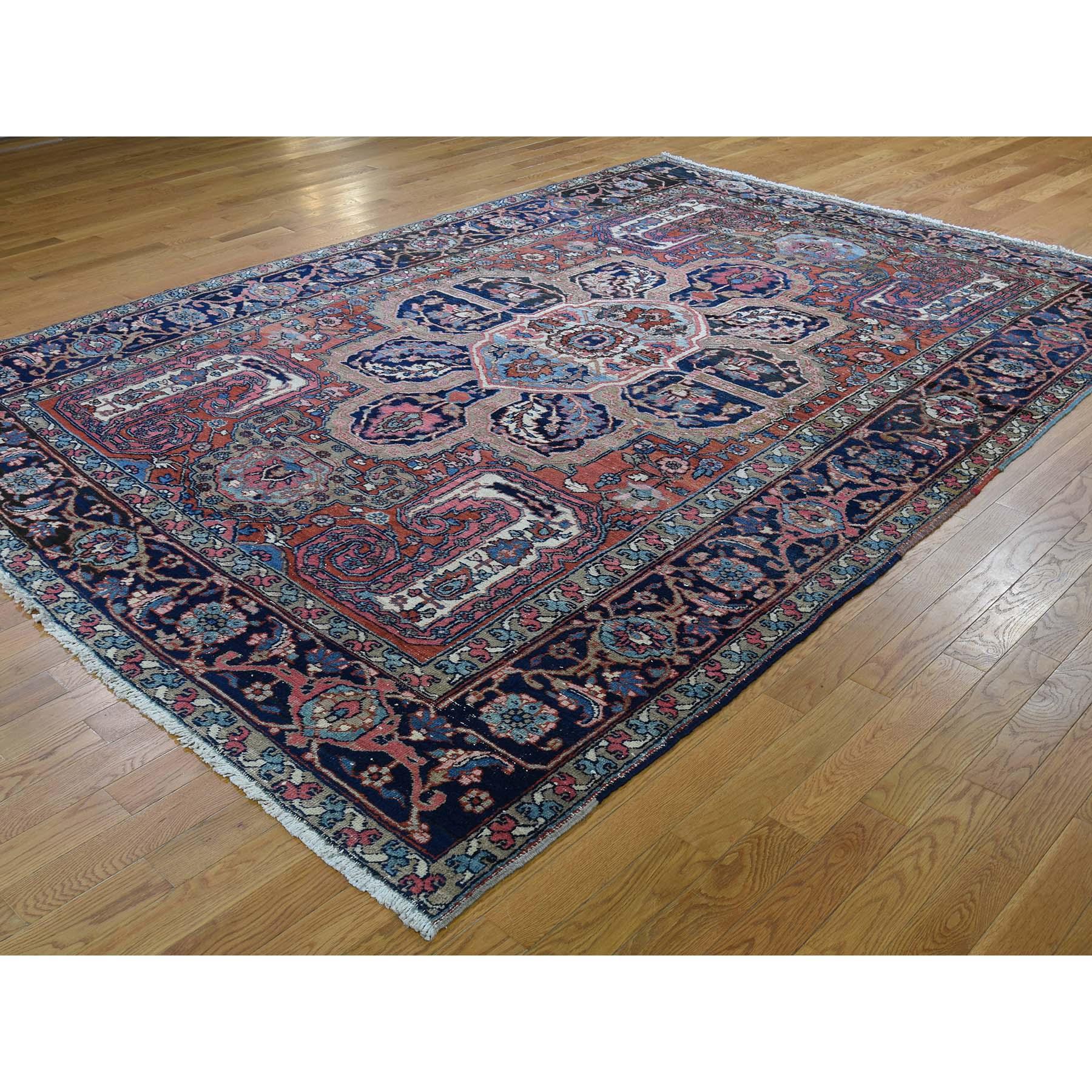 Antique Persian Heriz Good Condition Flower Design Hand-Knotted Oriental Rug In Good Condition In Carlstadt, NJ