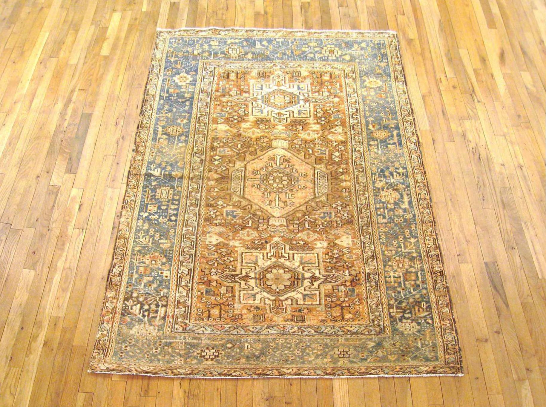 Antique Persian Heriz Karaja Oriental rug, in small size

An antique Persian Heriz Karaja oriental rug, size 6'5